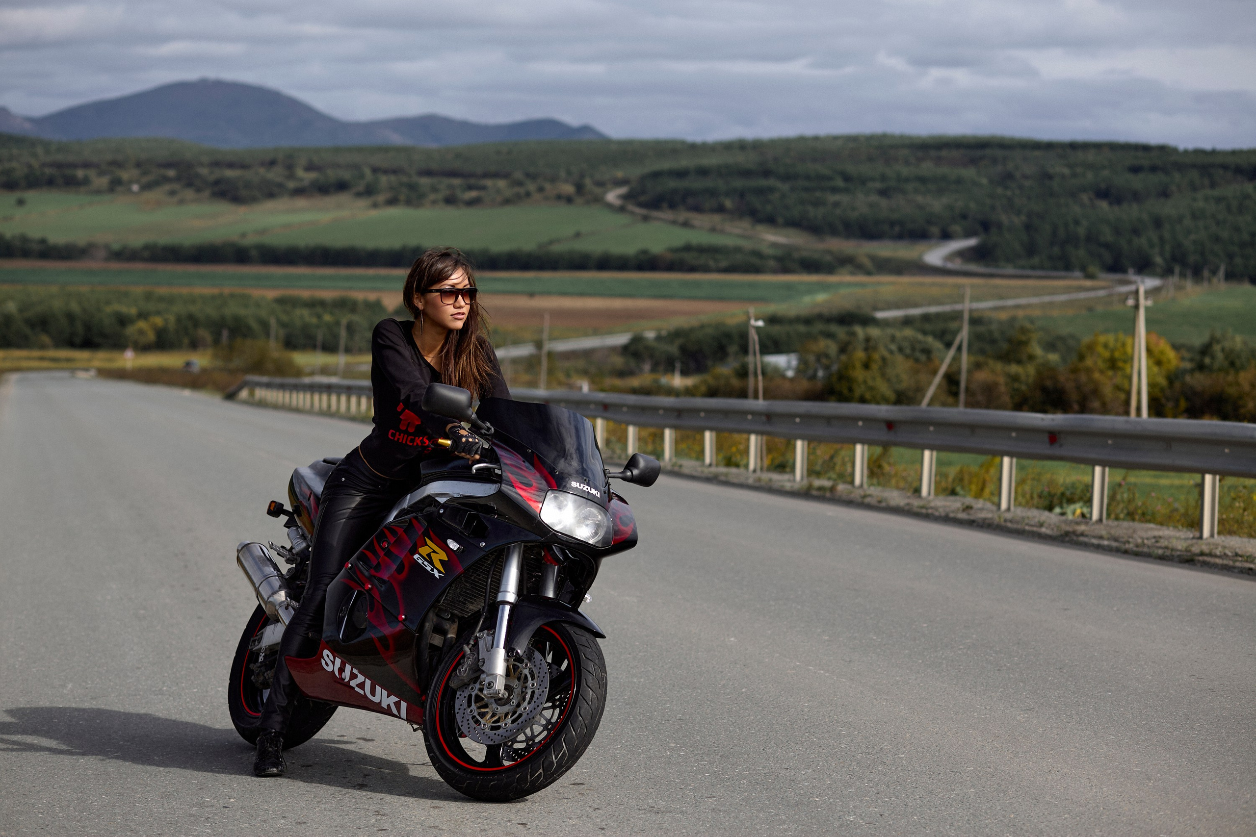 Парень, девушка, байк. Фотограф Андрей Серенков