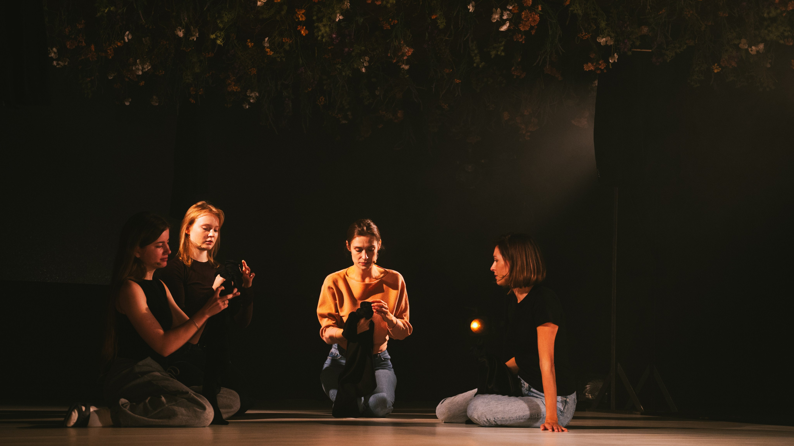 Поле. Театральный фотограф Михаил Макаричев-Энгельс