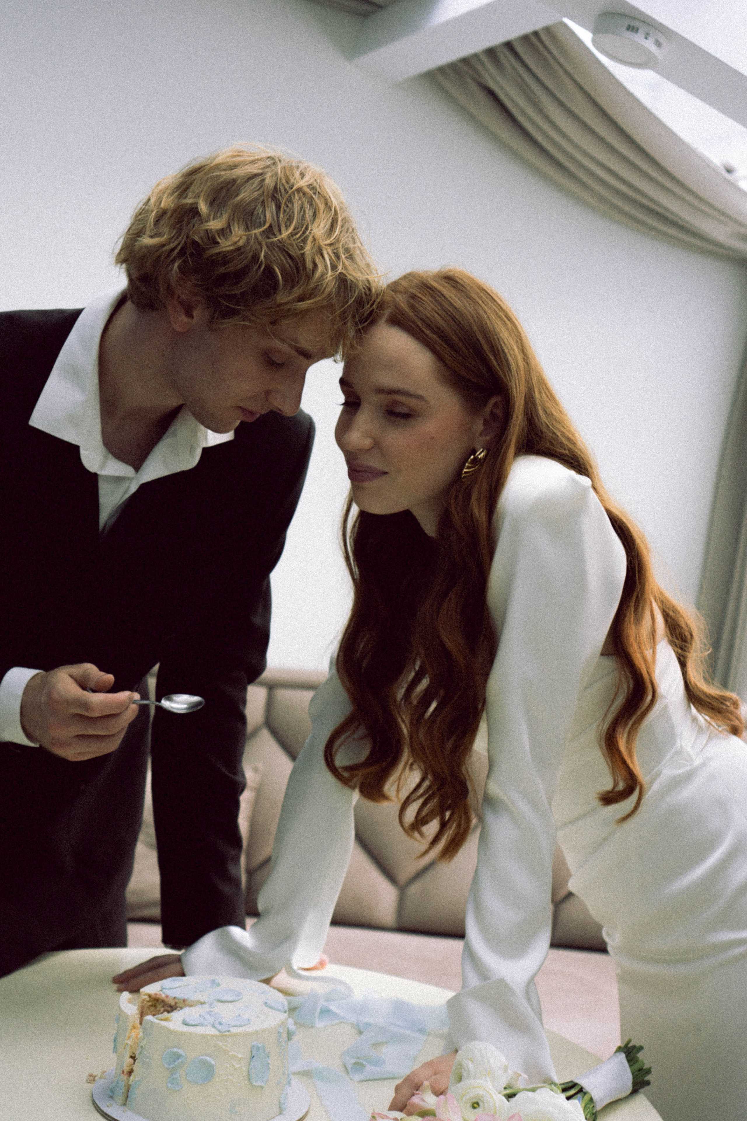 СВАДЕБНАЯ СЬЕМКА В ОТЕЛЕ. СБОРЫ ЖЕНИХА И НЕВЕСТЫ И ТАКЖЕ ТОР И ПОДГОТОВКА К ПРОГУЛКЕ. Профессиональный фотограф, Санкт-Петербург — Виктория Богомолова