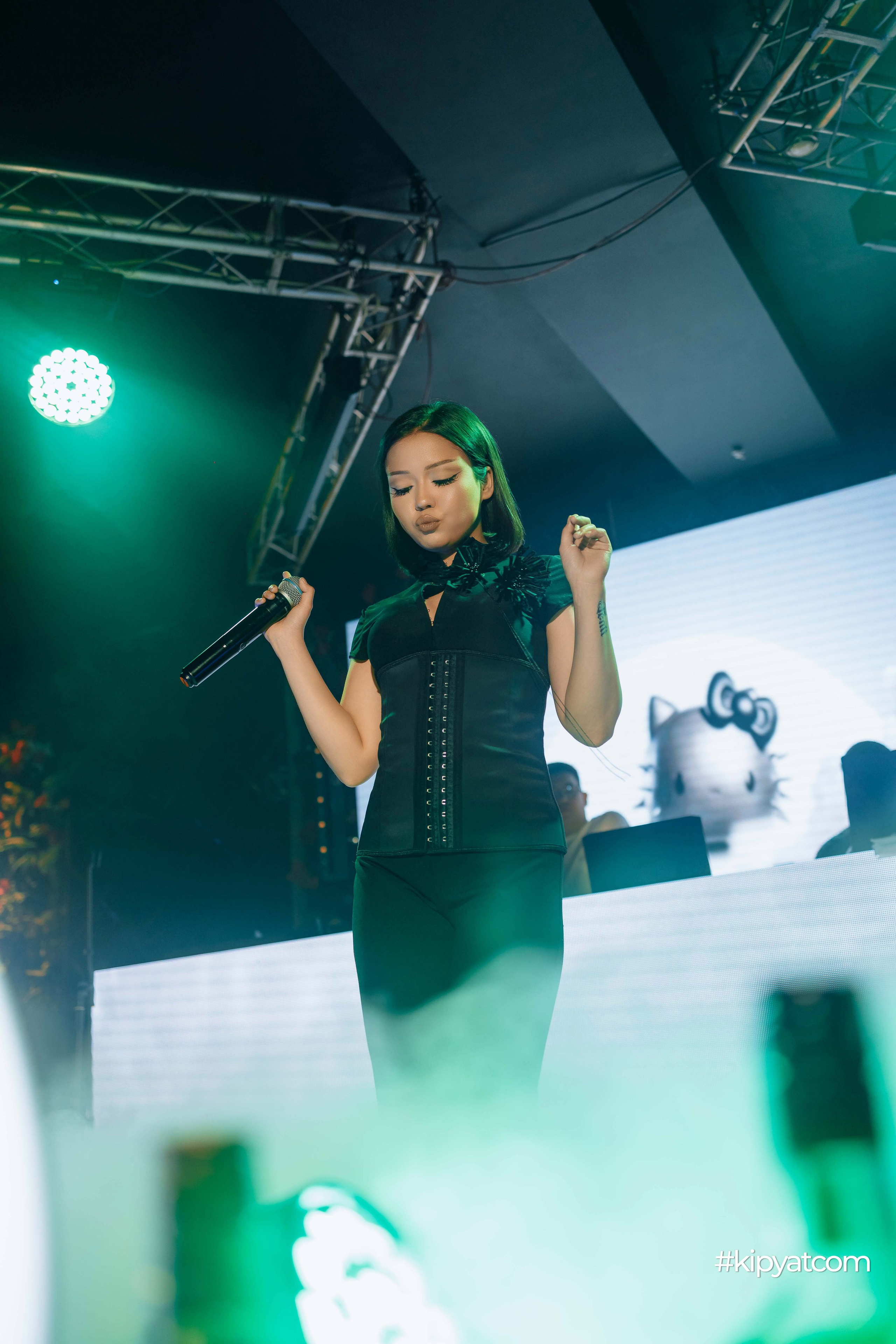 The Queen Prive. Кипятком Шымкент