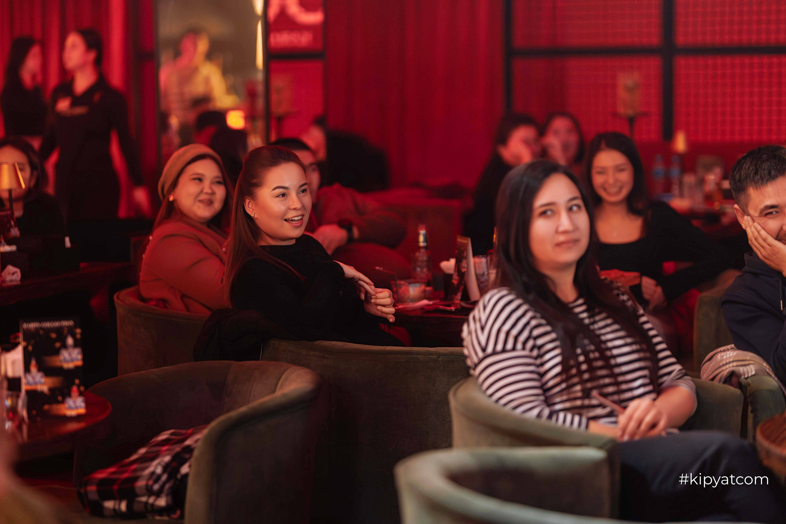 Сольный стендап концерт Александра Меркуль