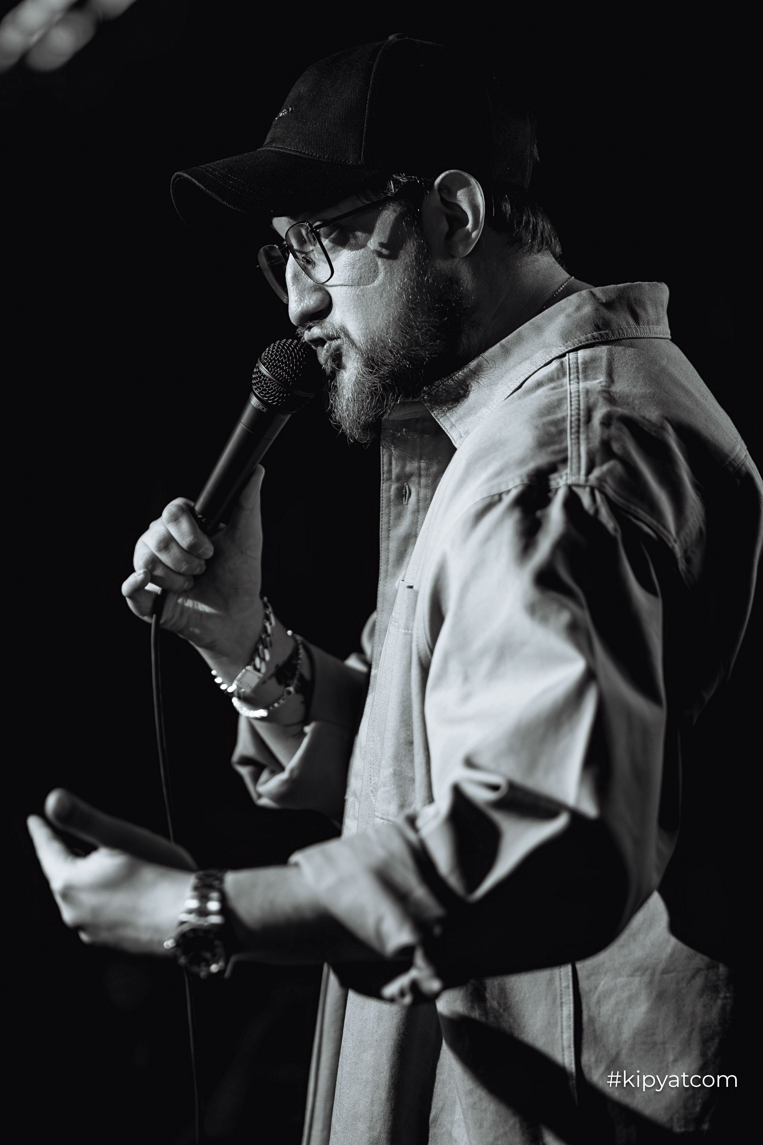 Сольный стендап концерт Александра Меркуль