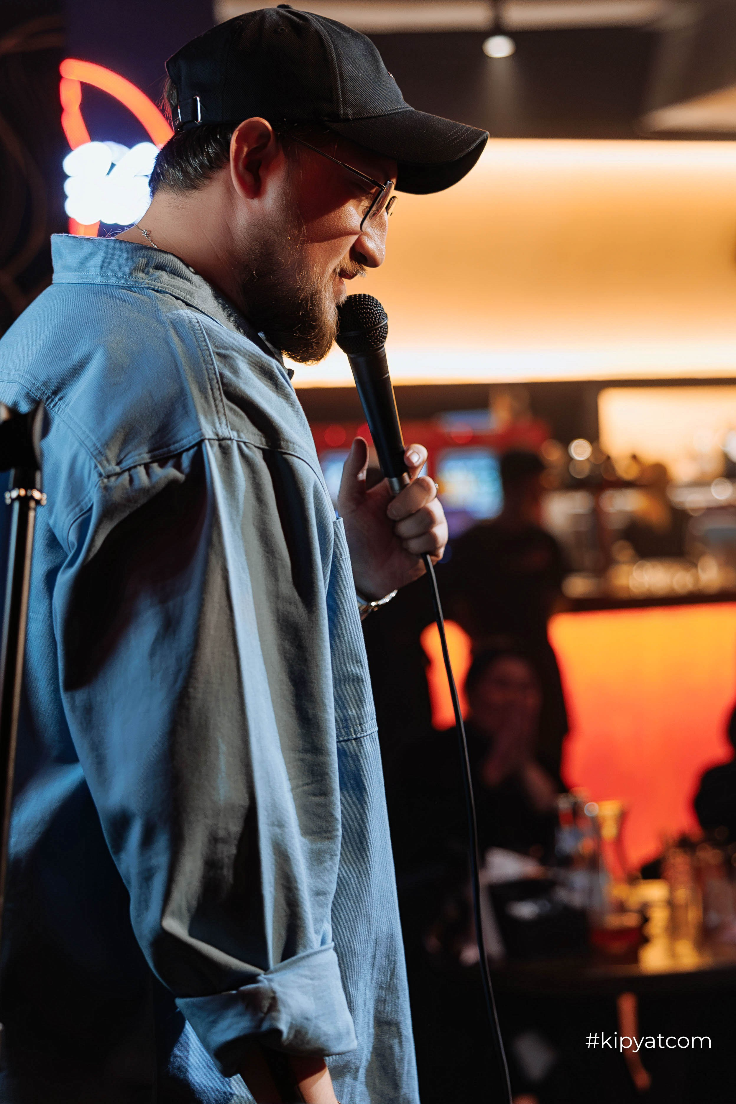 Сольный стендап концерт Александра Меркуль