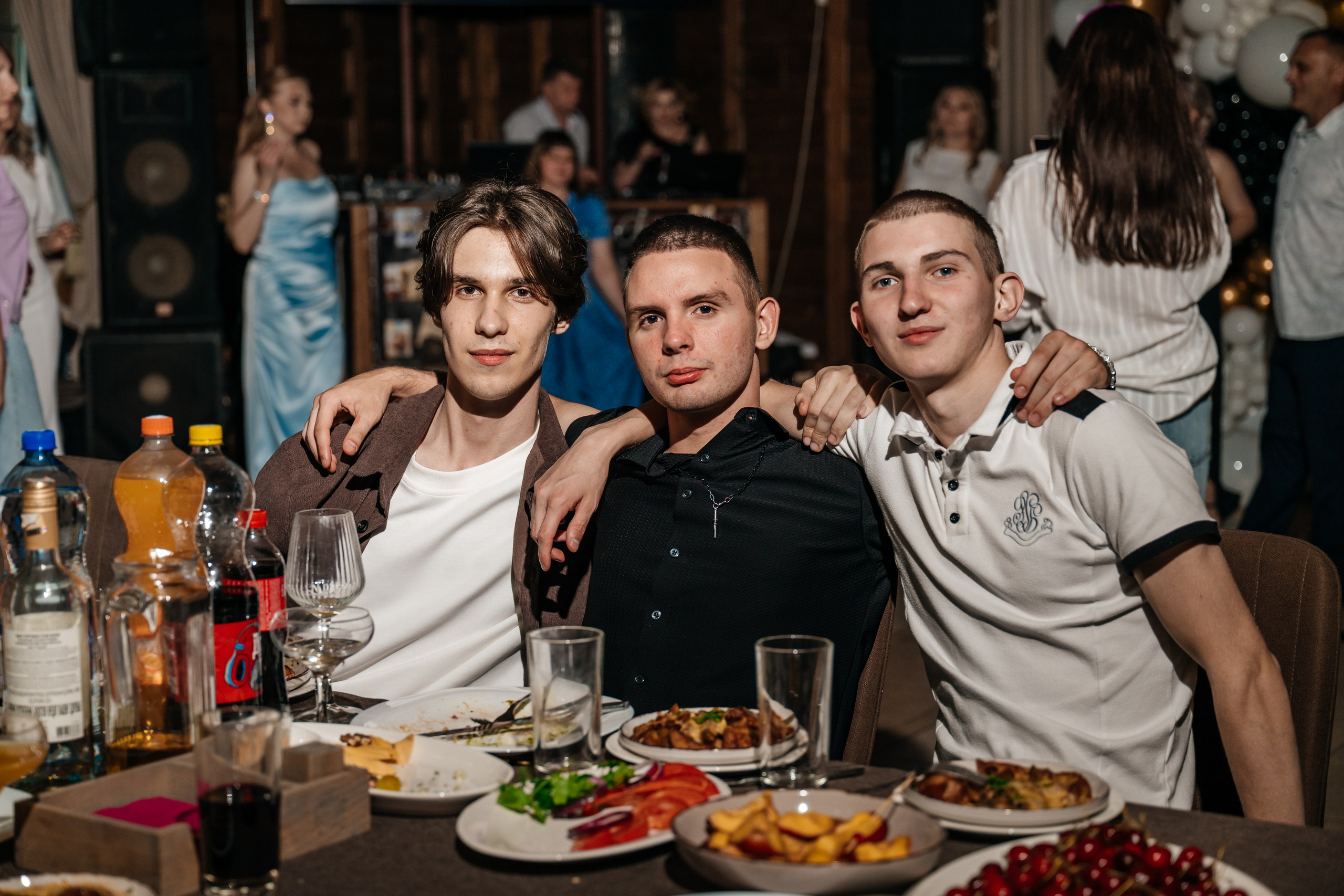 Выпускной. Репортаж. Школьный фотограф в Валуйках. Фотосессии для выпускников и изготовление выпускных альбомов в городе Валуйки и в Белгородской области