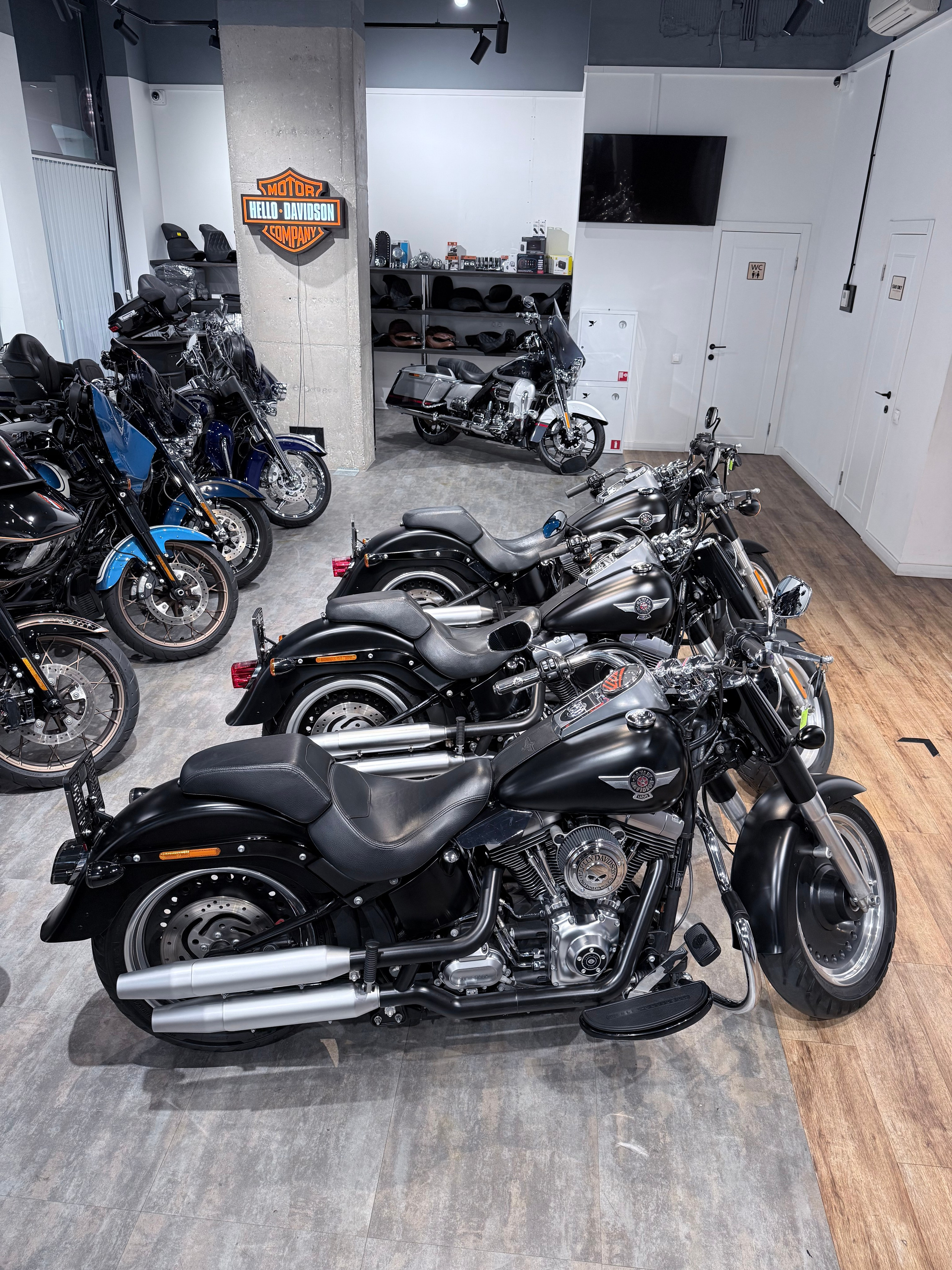 Мотоциклы Harley-Davidson 2013 Softail Black Slim ABS (Семейство Softail, Dyna). Hello Davidson, Москва. Только хорошие мотоциклы…