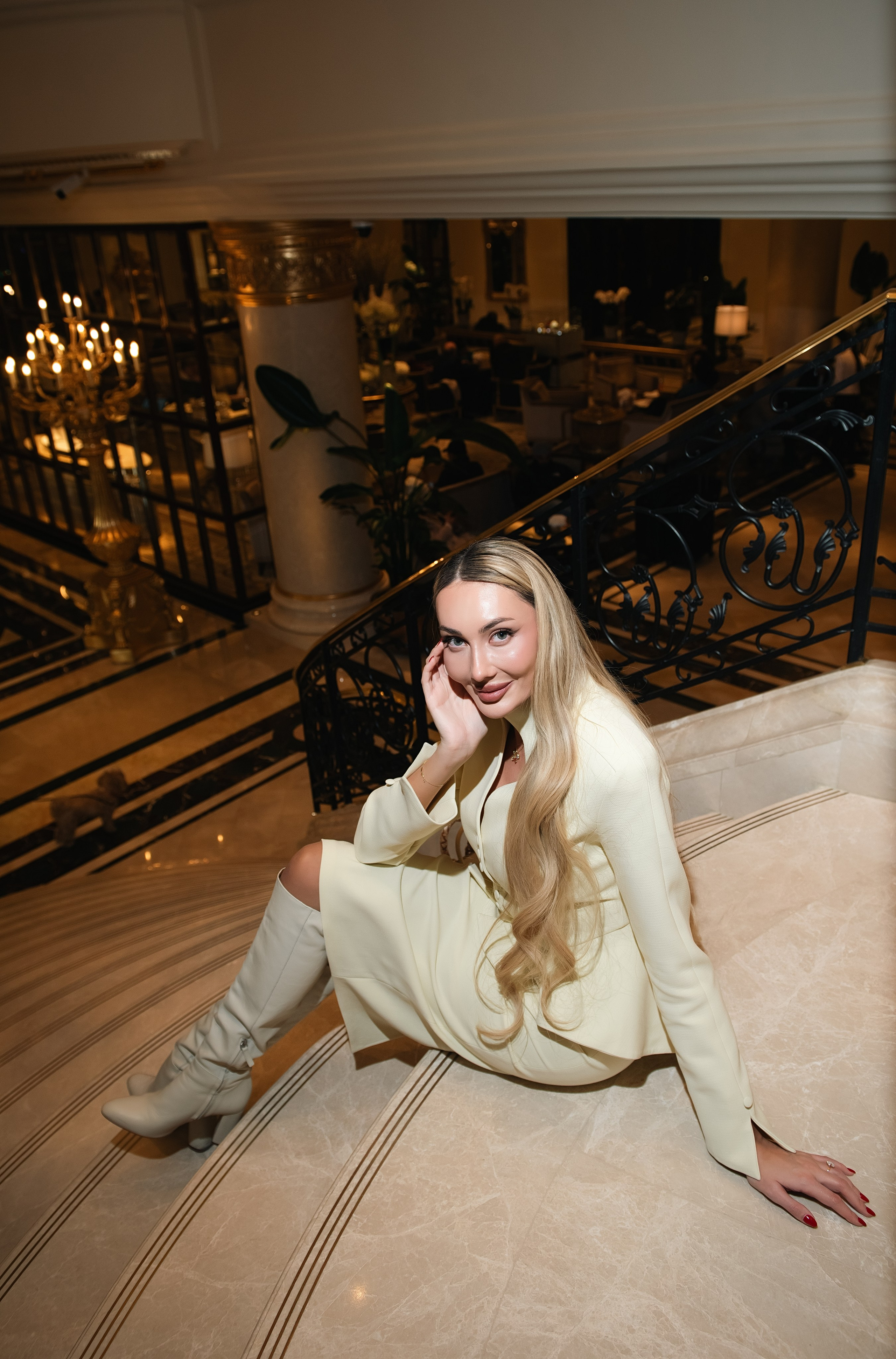 Блогеры, предприниматели. Фотограф, визажист. Москва