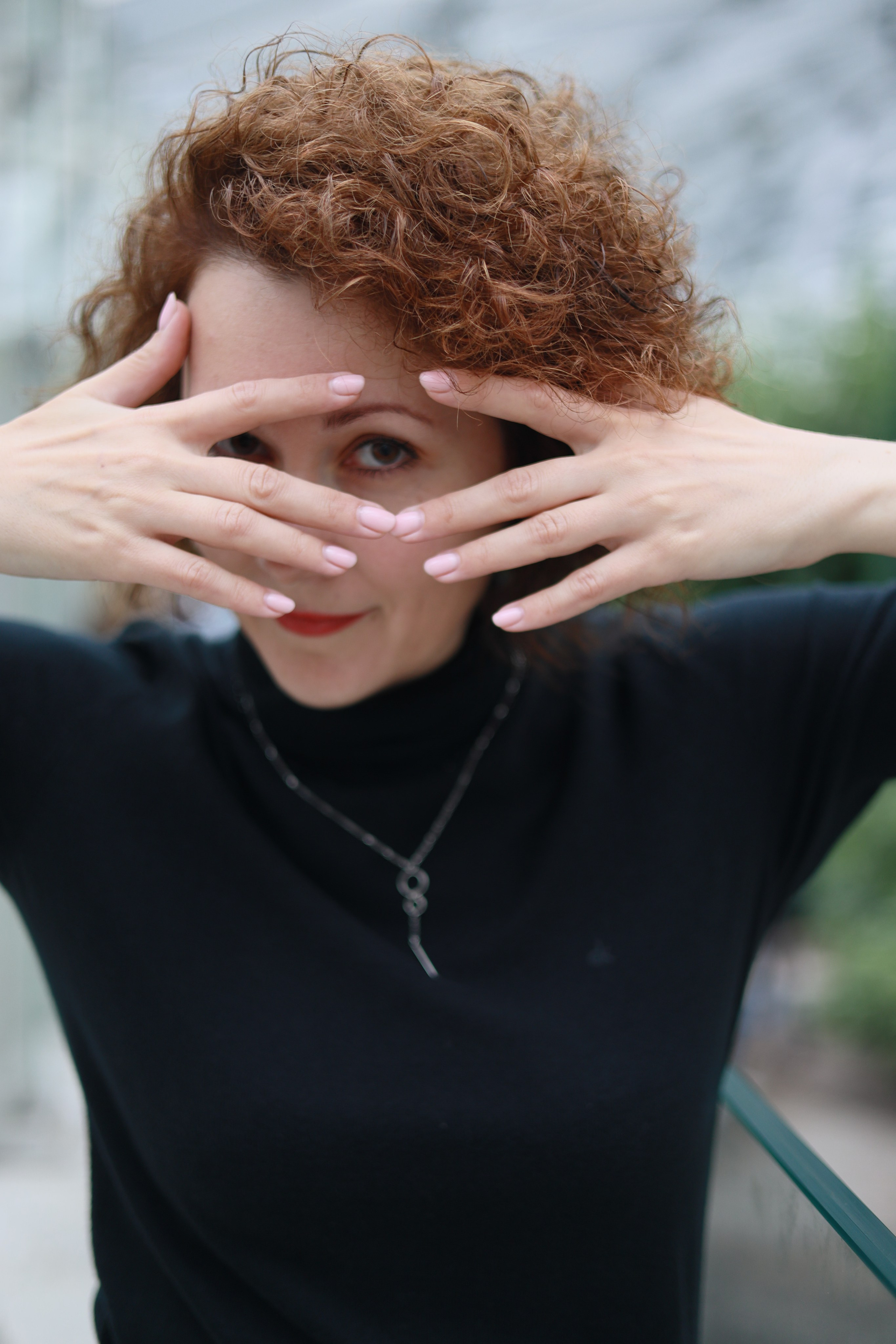 Larisa walking in the park. Family, portrait, content photo in Costa Rica Evgeniya Besprozvannykh