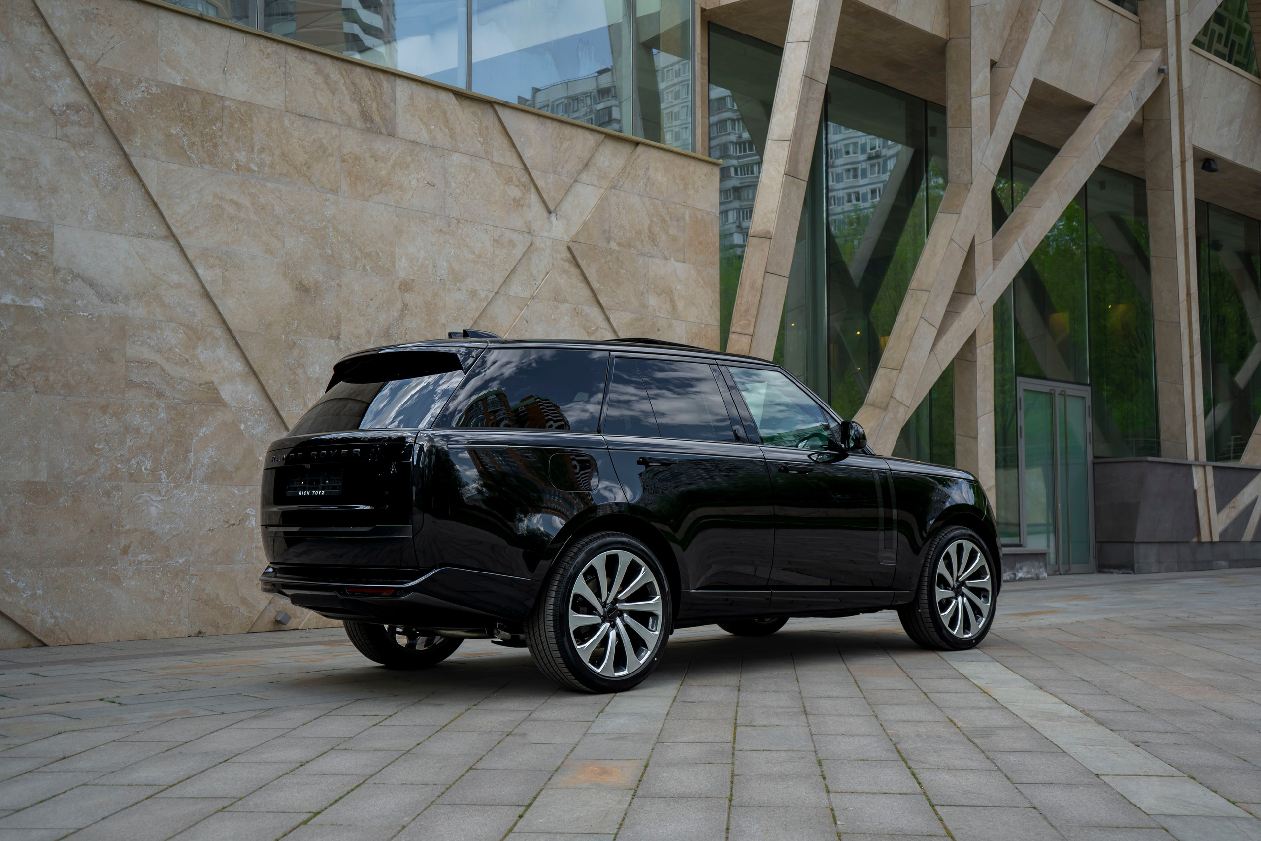 Range Rover P530