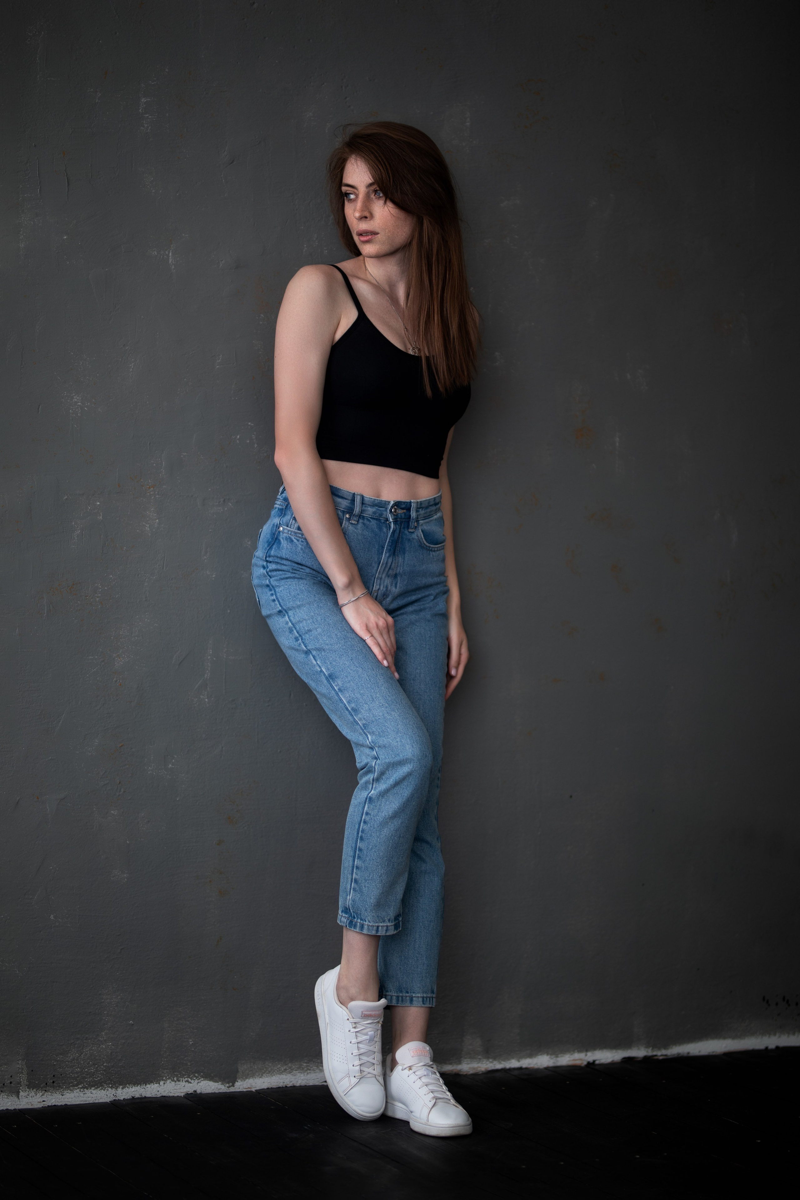 Съемка с Надеждой в студии с минимальным интерьером в формате для «себя»