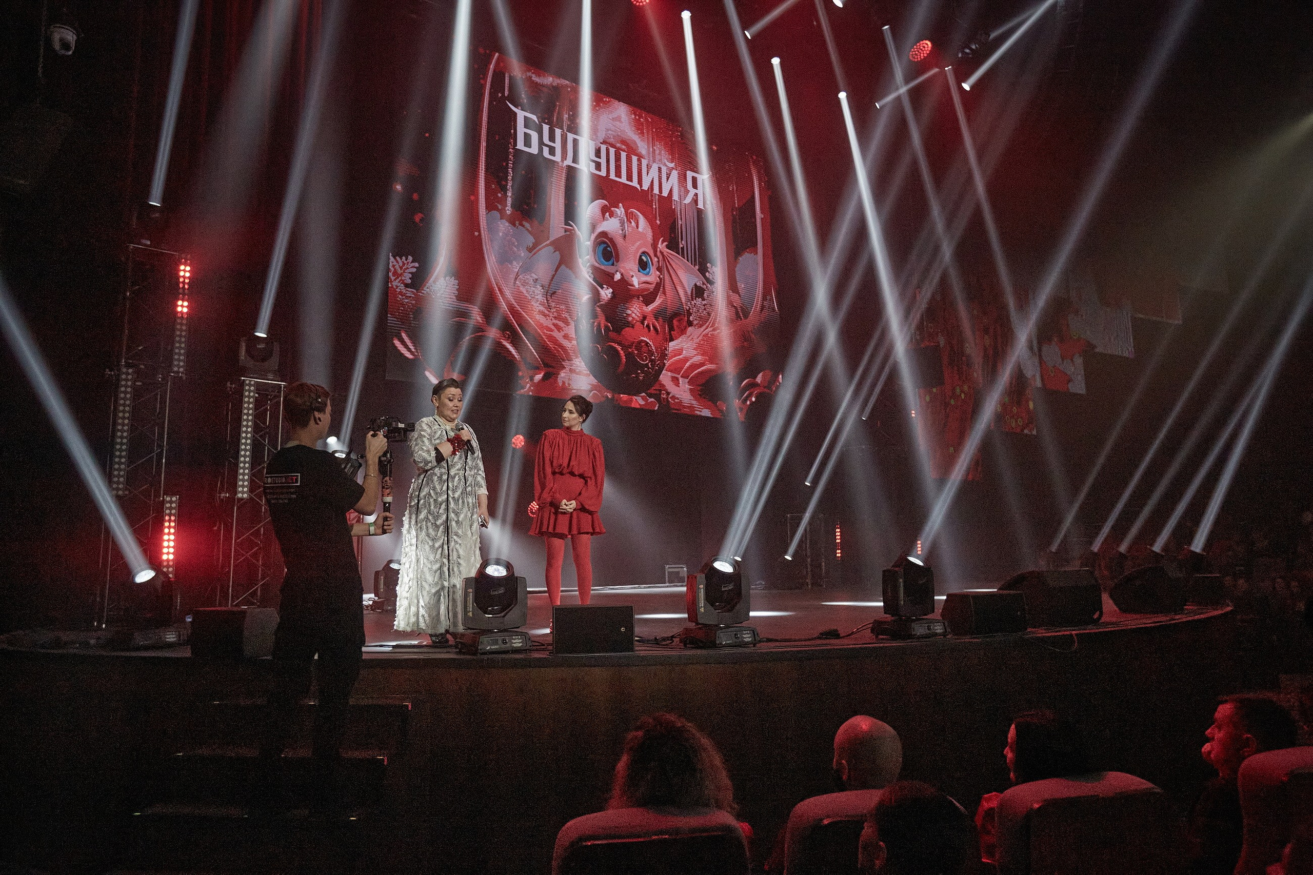 Будущий Я. Проект Марии Галантер. Фотографирую масштабные события, людей и их истории по всему миру. Константин Трубников