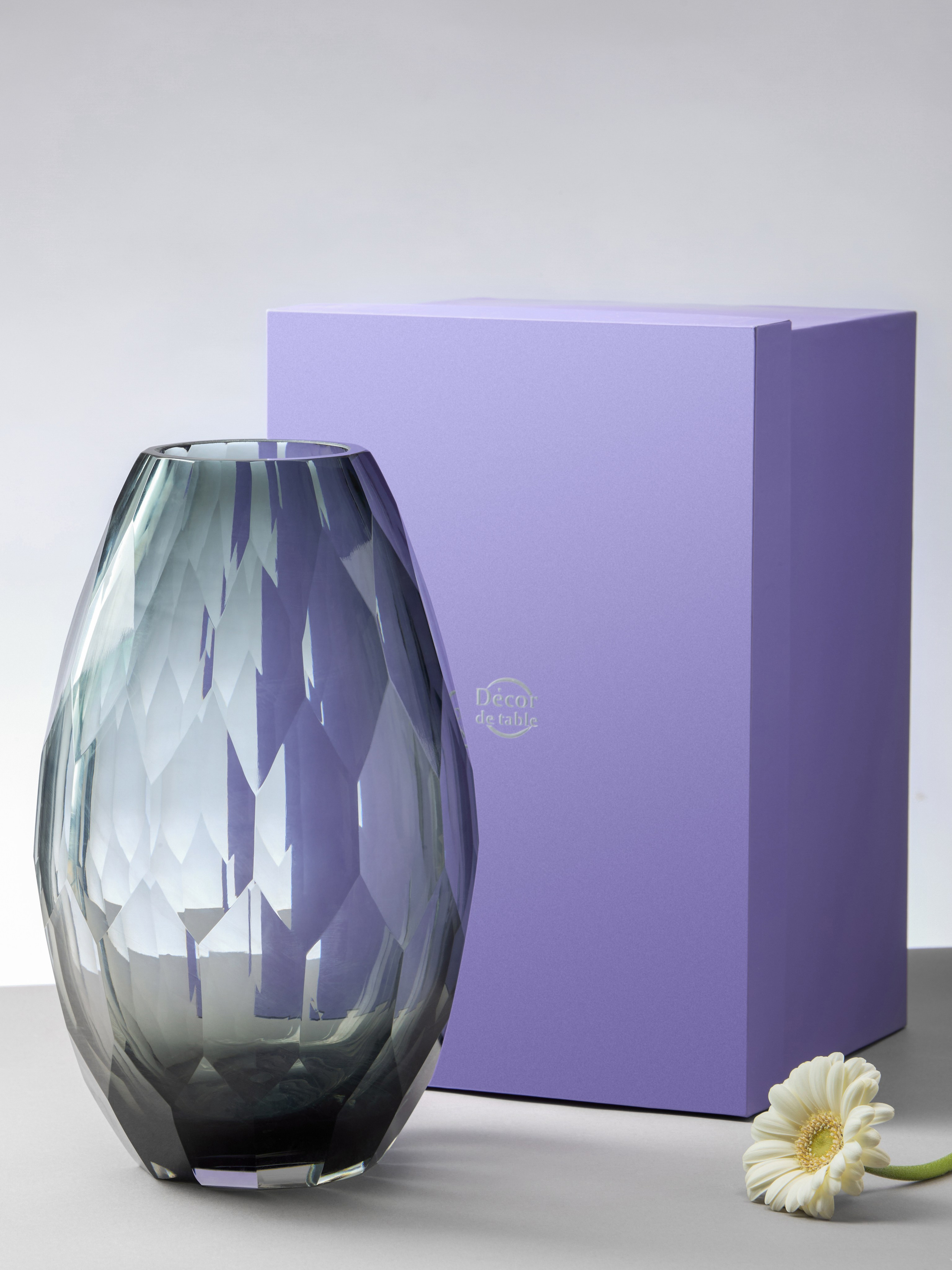 Вазы и конфетницы. Сайт о предметной, имиджевой и портретной фотографии, фотограф Фил Киреев