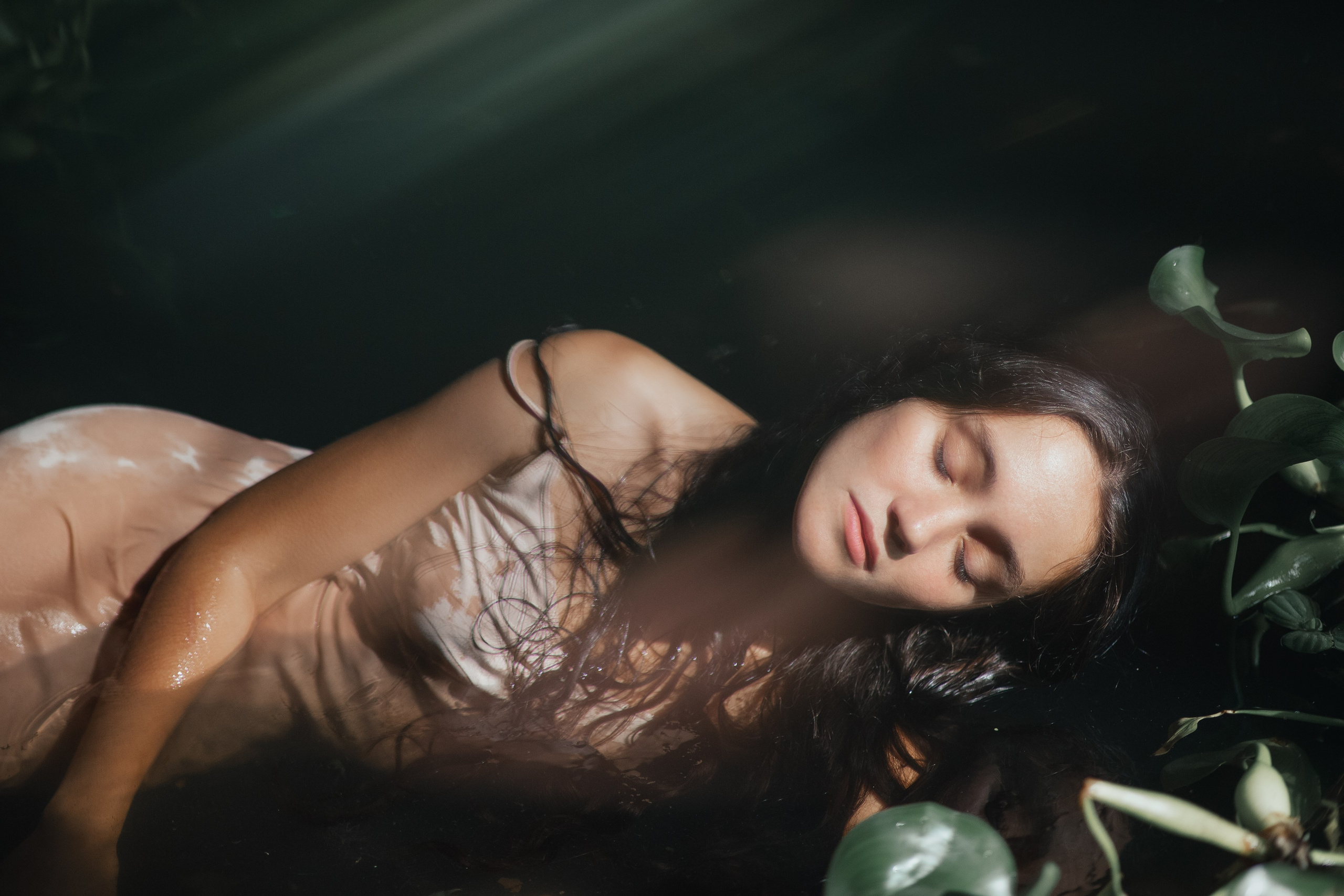 Татьяна в кувшинках. Фотограф в Новосибирске Краснова Евгения