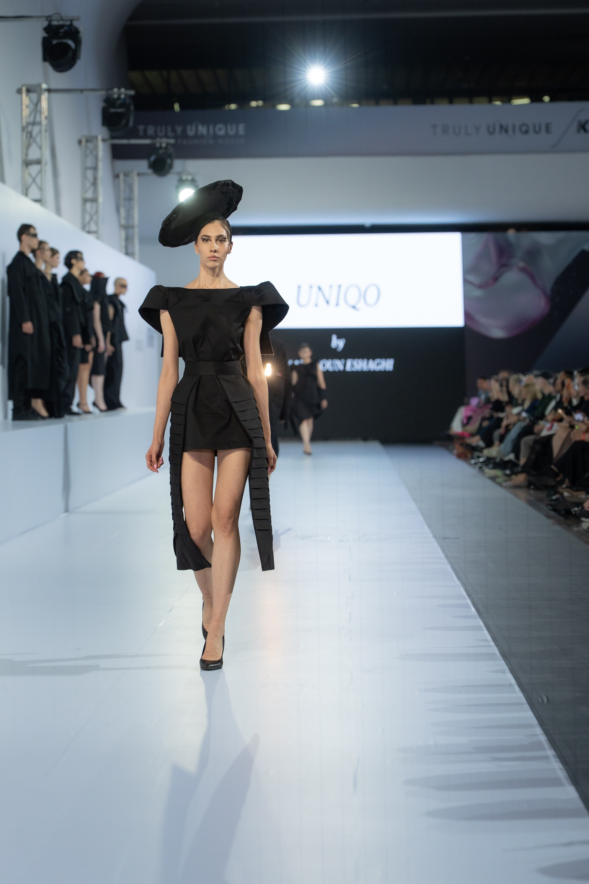 Uniqo by katayoun Eshagi. Сайт Алматинского НЮ АРТ, будуар и фэшн фотографа Дениса Карпенко