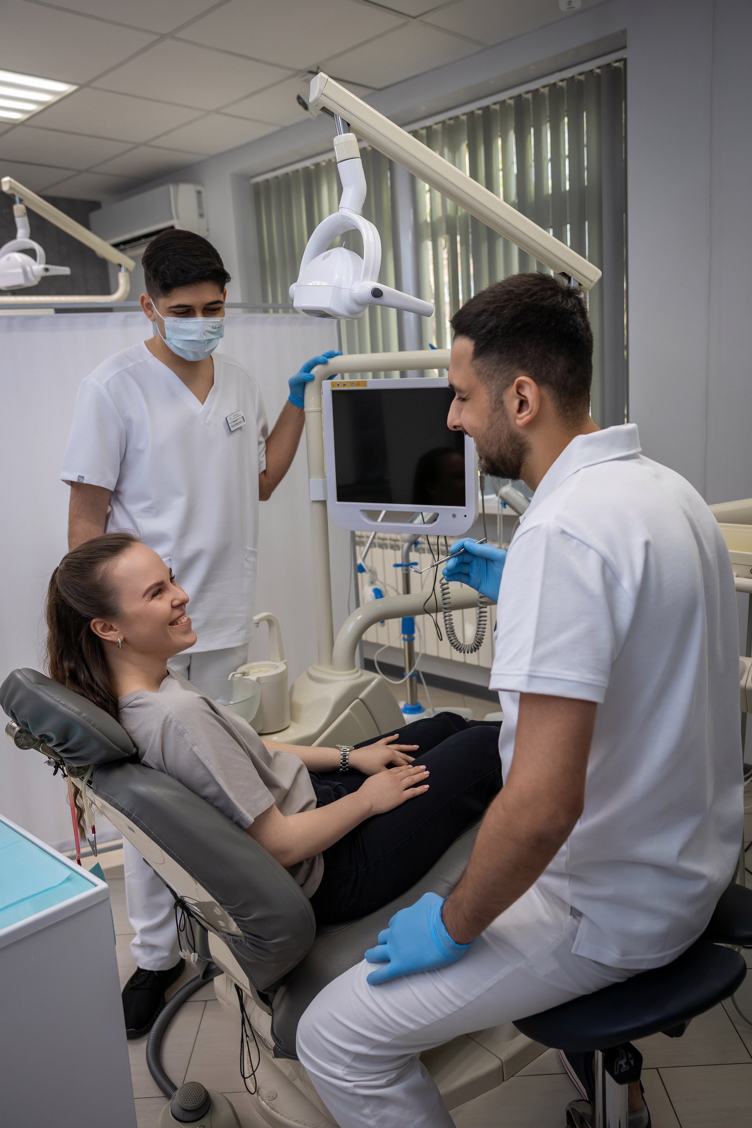 Съемка контента для стоматологии, фото сотрудников, интерьер. Свадебная, репортажная и бизнес съёмка в Ростове-на-Дону