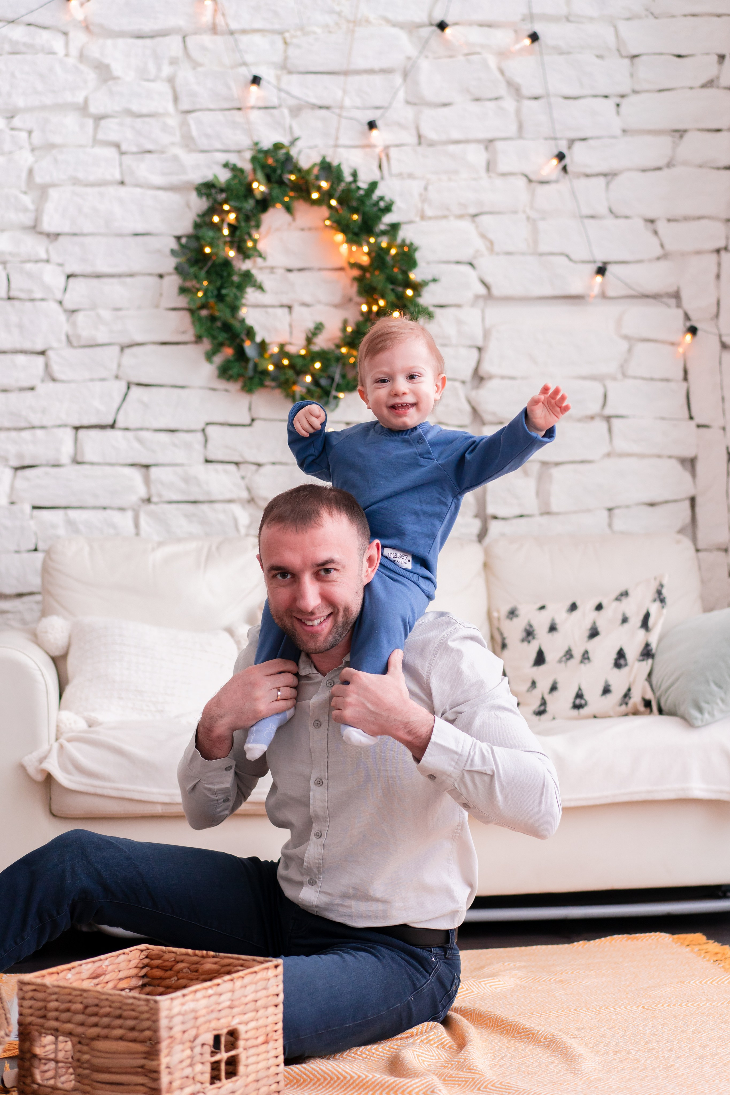 Новогодняя семейная фотосессия. Детская, семейная фотостудия в Санкт-Петербурге