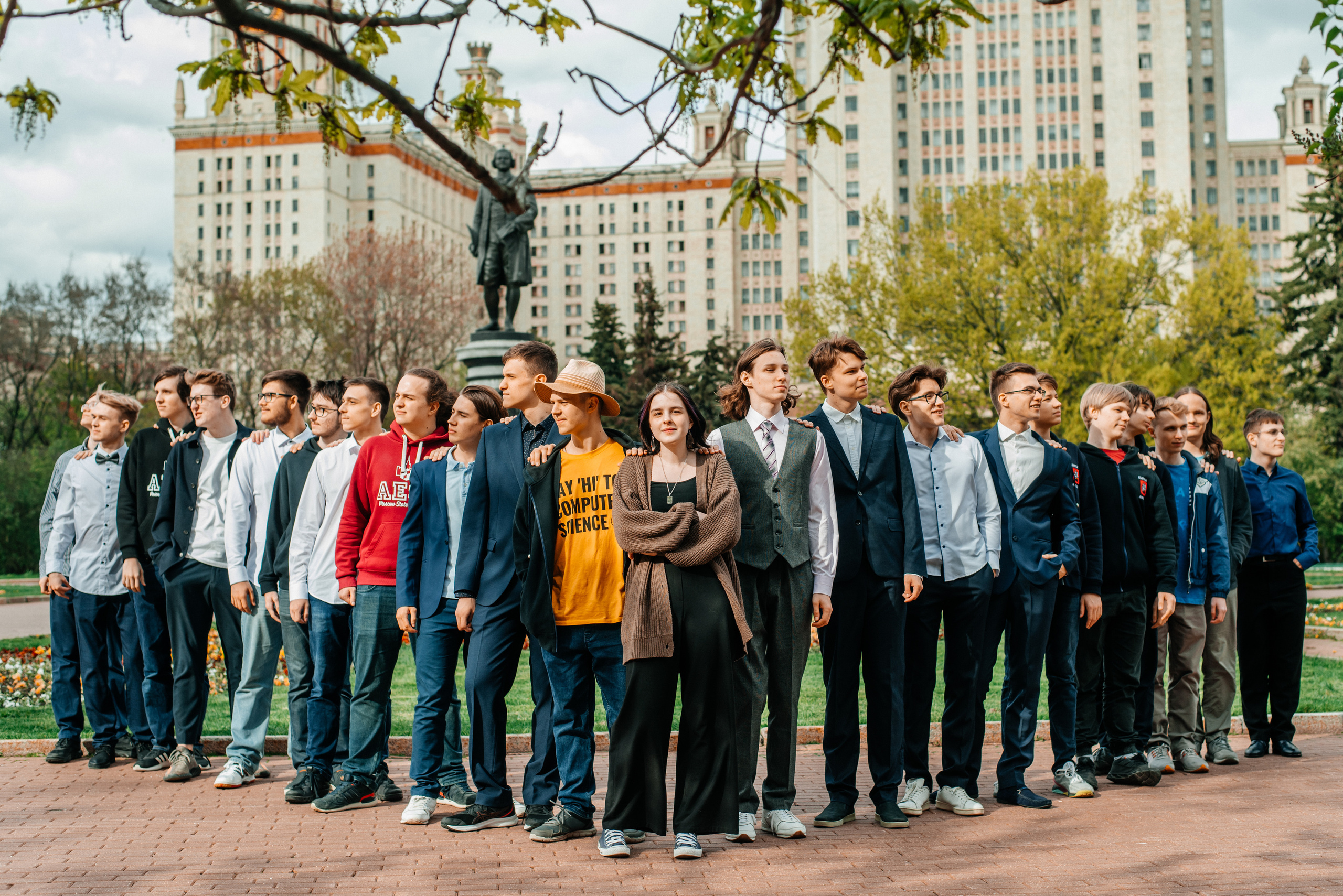 Весенние фотографии для выпускного альбома. Выпускные альбомы. Школьный фотограф в Брянске и Москве Алла Жарикова