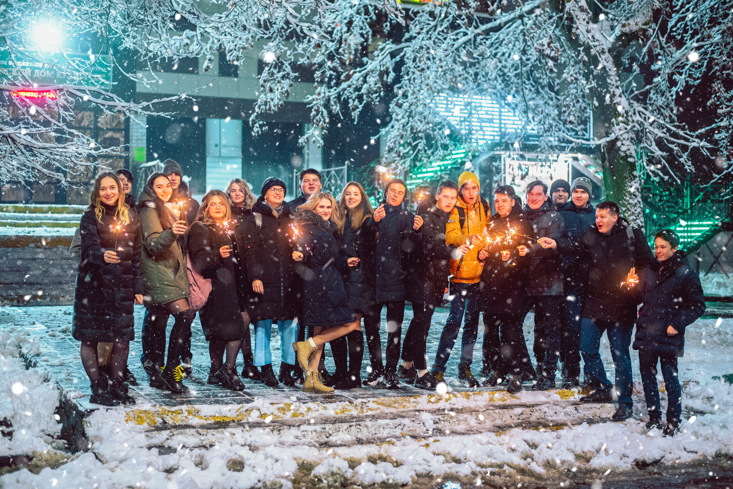Зимние фотографии для выпускного альбома. Выпускные альбомы. Школьный фотограф в Брянске и Москве Алла Жарикова