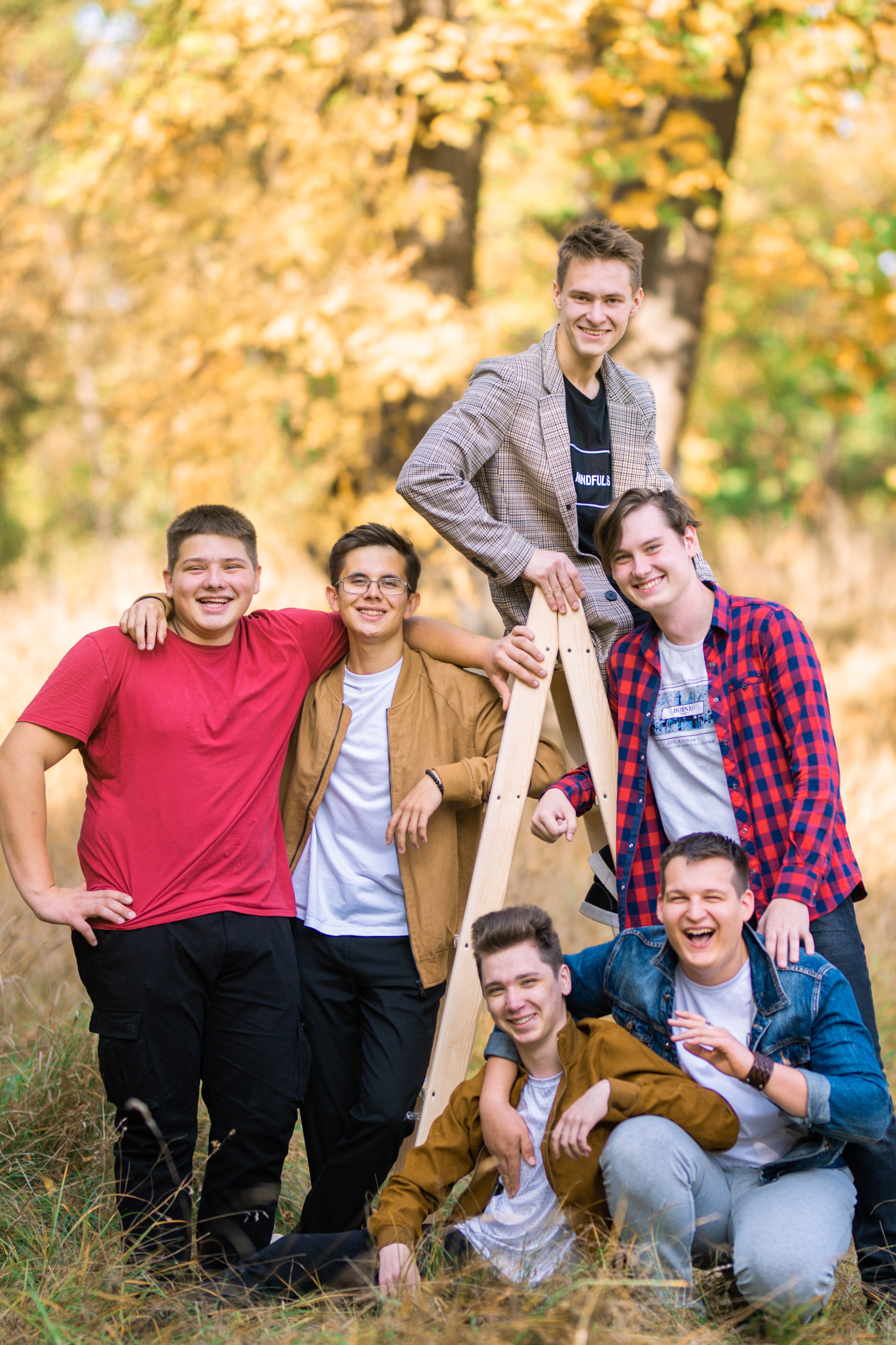 Осенние фотографии для выпускного альбома. Выпускные альбомы. Школьный фотограф в Брянске и Москве Алла Жарикова