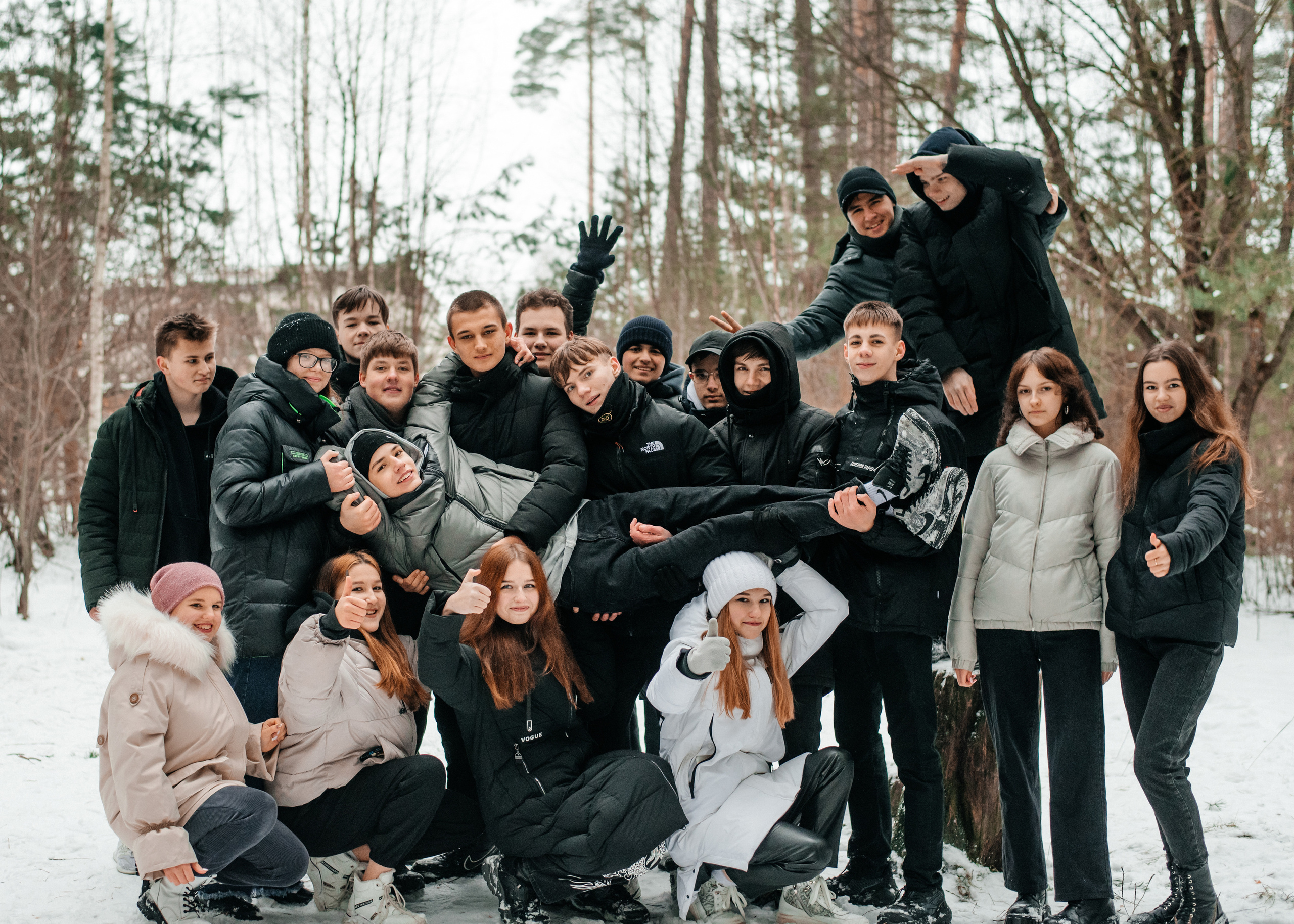 Зимние фотографии для выпускного альбома. Выпускные альбомы. Школьный фотограф в Брянске и Москве Алла Жарикова