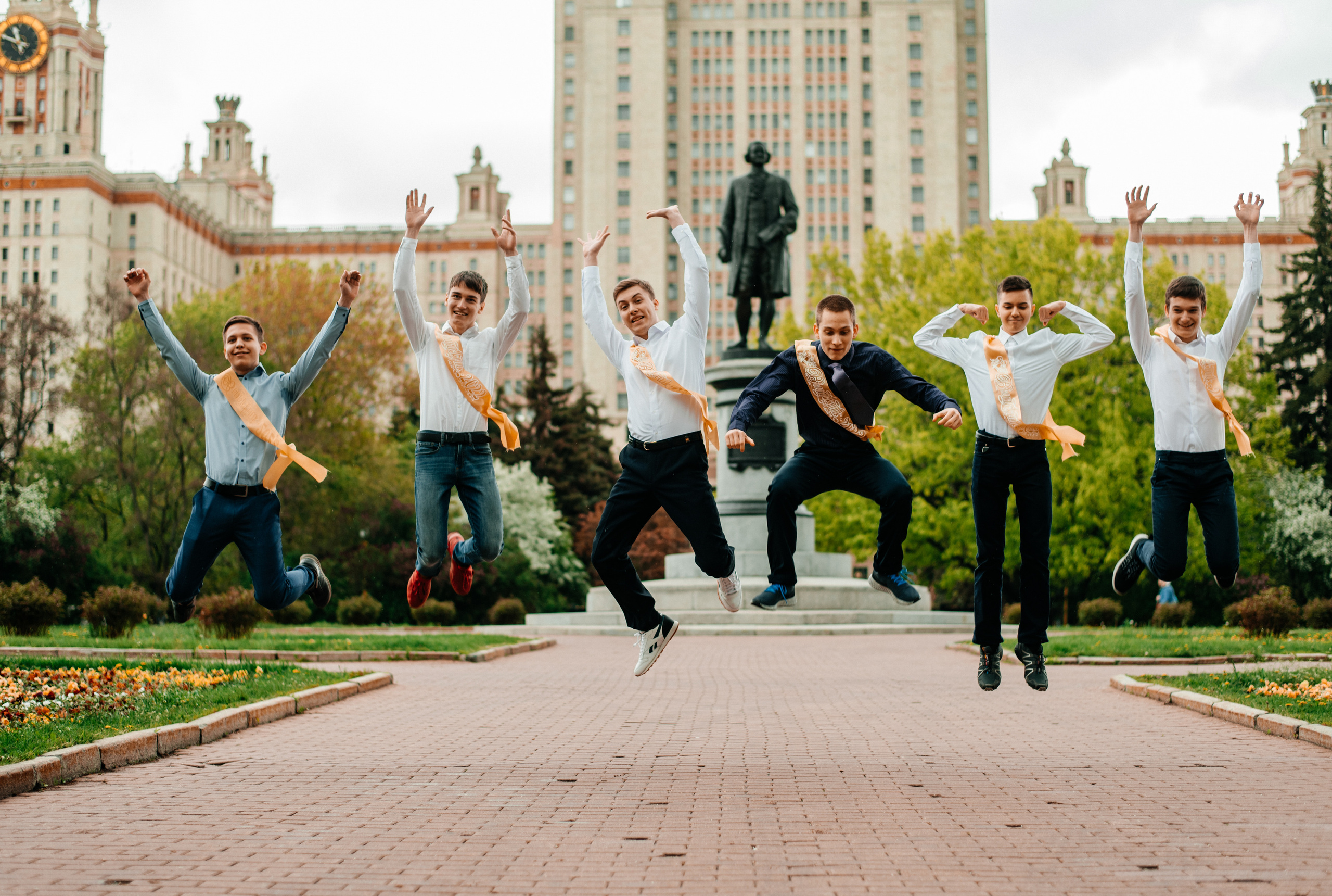 Весенние фотографии для выпускного альбома. Выпускные альбомы. Школьный фотограф в Брянске и Москве Алла Жарикова