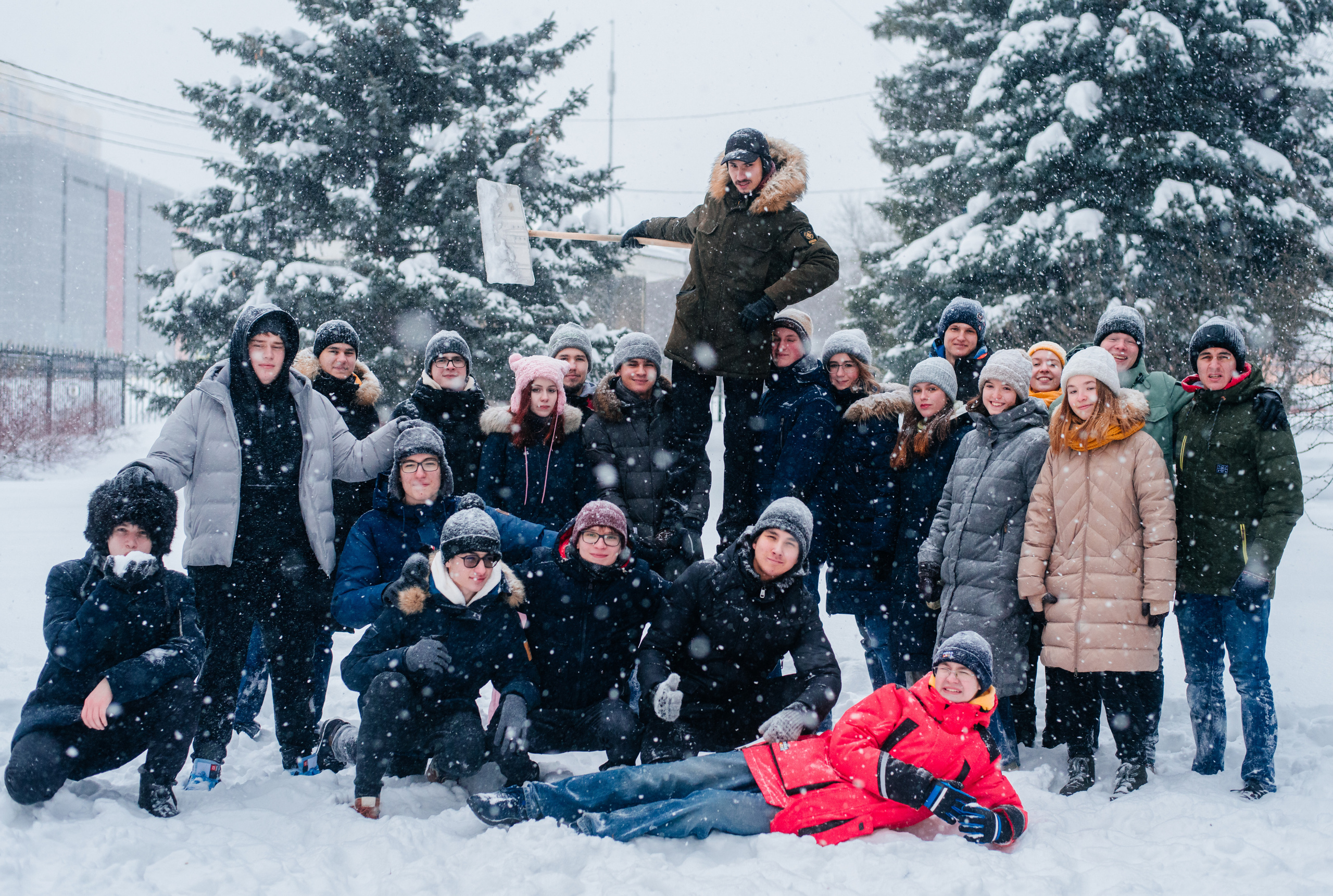 Зимние фотографии для выпускного альбома. Выпускные альбомы. Школьный фотограф в Брянске и Москве Алла Жарикова