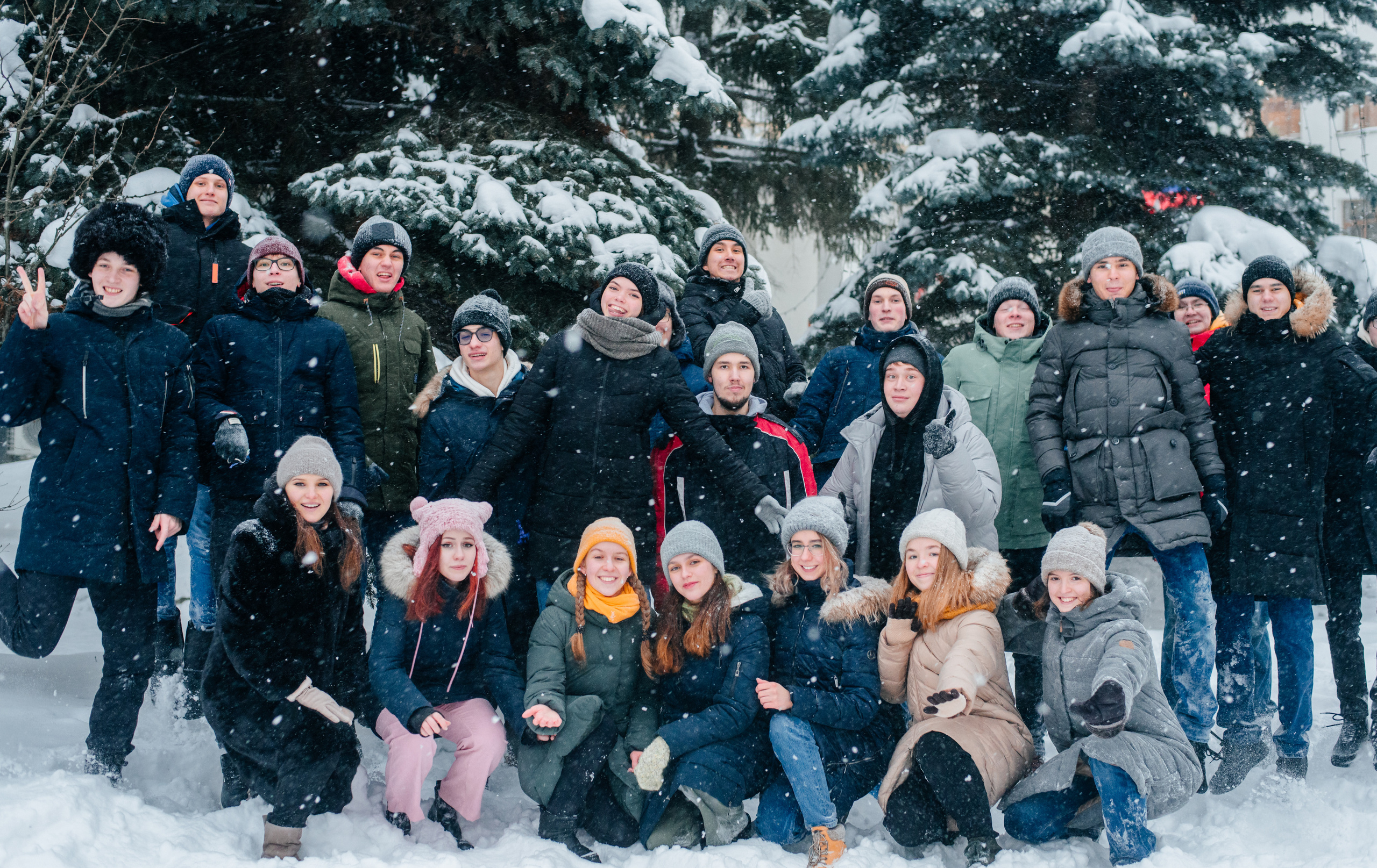 Зимние фотографии для выпускного альбома. Выпускные альбомы. Школьный фотограф в Брянске и Москве Алла Жарикова