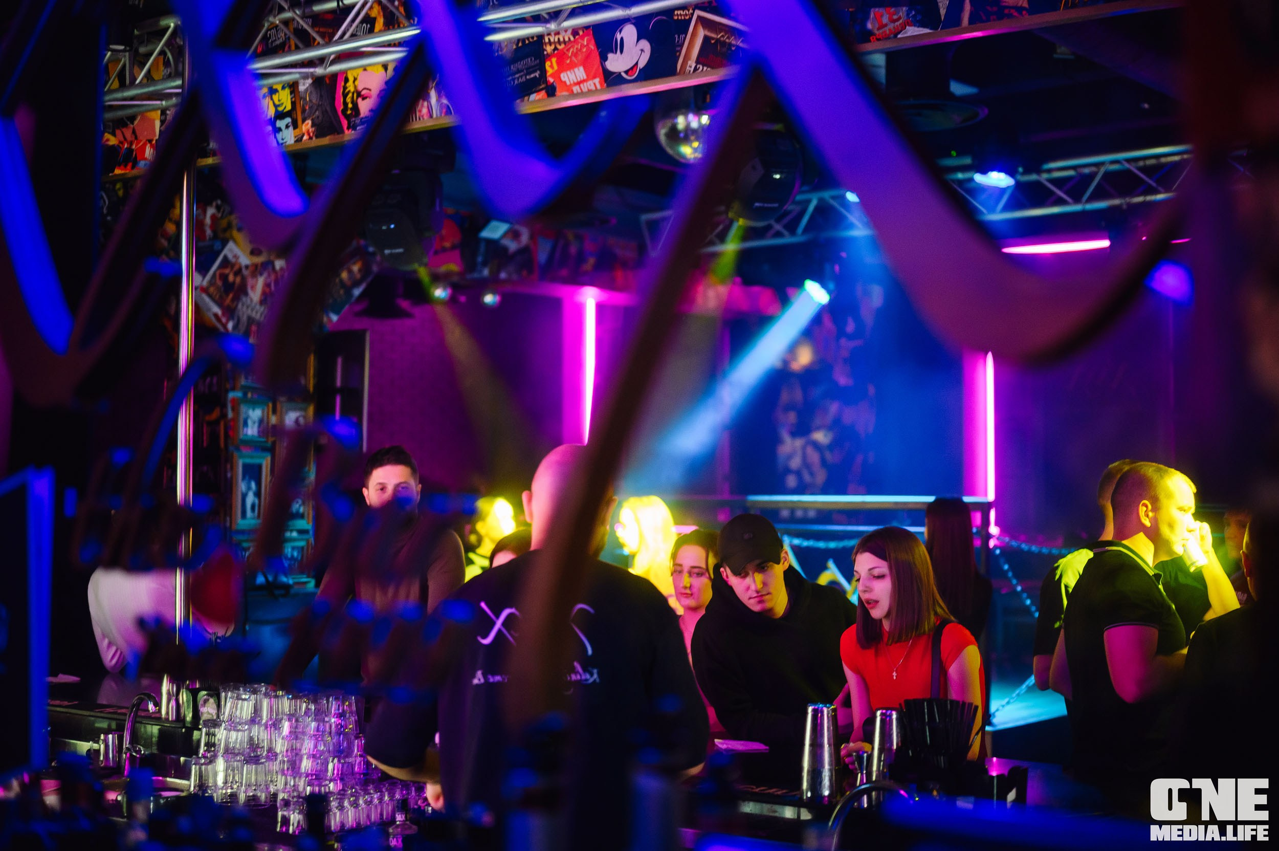 Фоторепортаж из бара XxxX. One Media Life: фоторепортажи, фотоотчеты с мероприятий и заведений