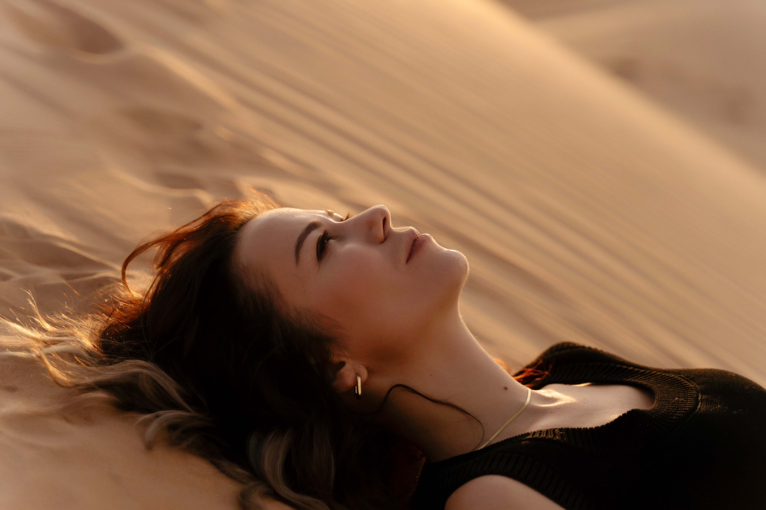 Наташа в пустыне 22 год. Фотограф и видеограф в Москве и Абу Даби Мария Кулагина