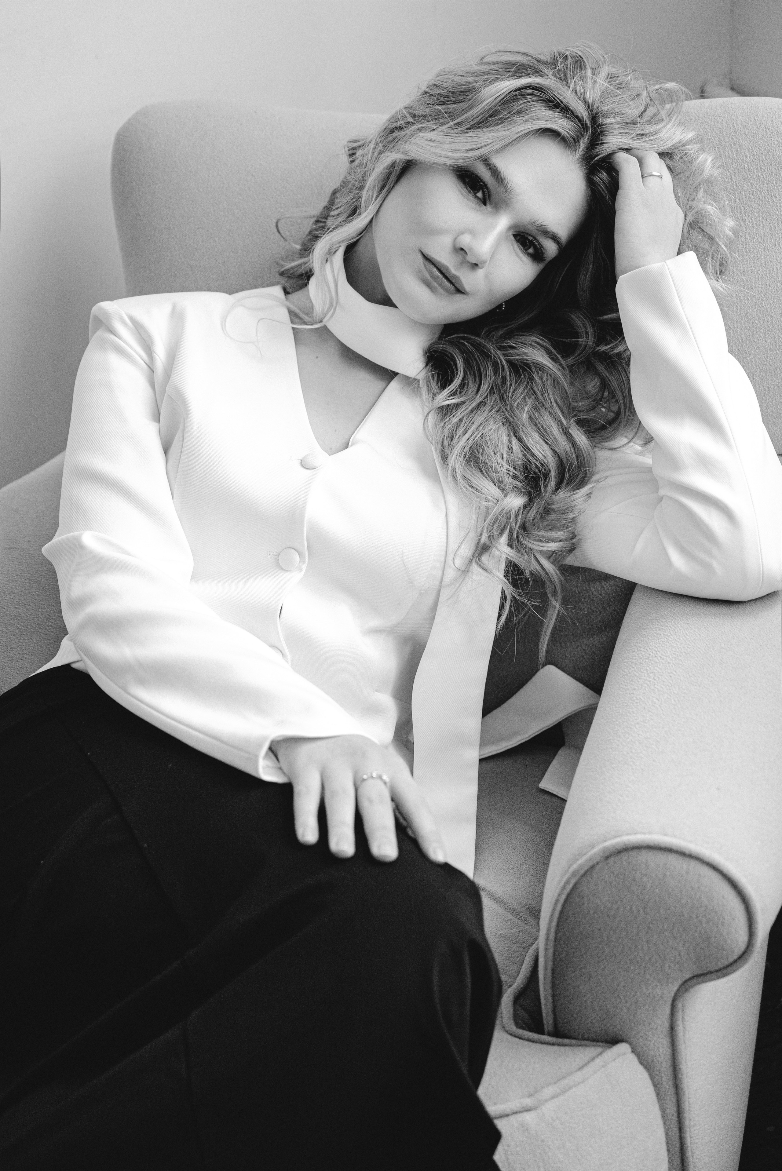 Студийная фотосессия в москве. Карина Эмильевна |Фотограф в Москве | Женский и семейный фотограф. Съемки под ключ для ваших брендов