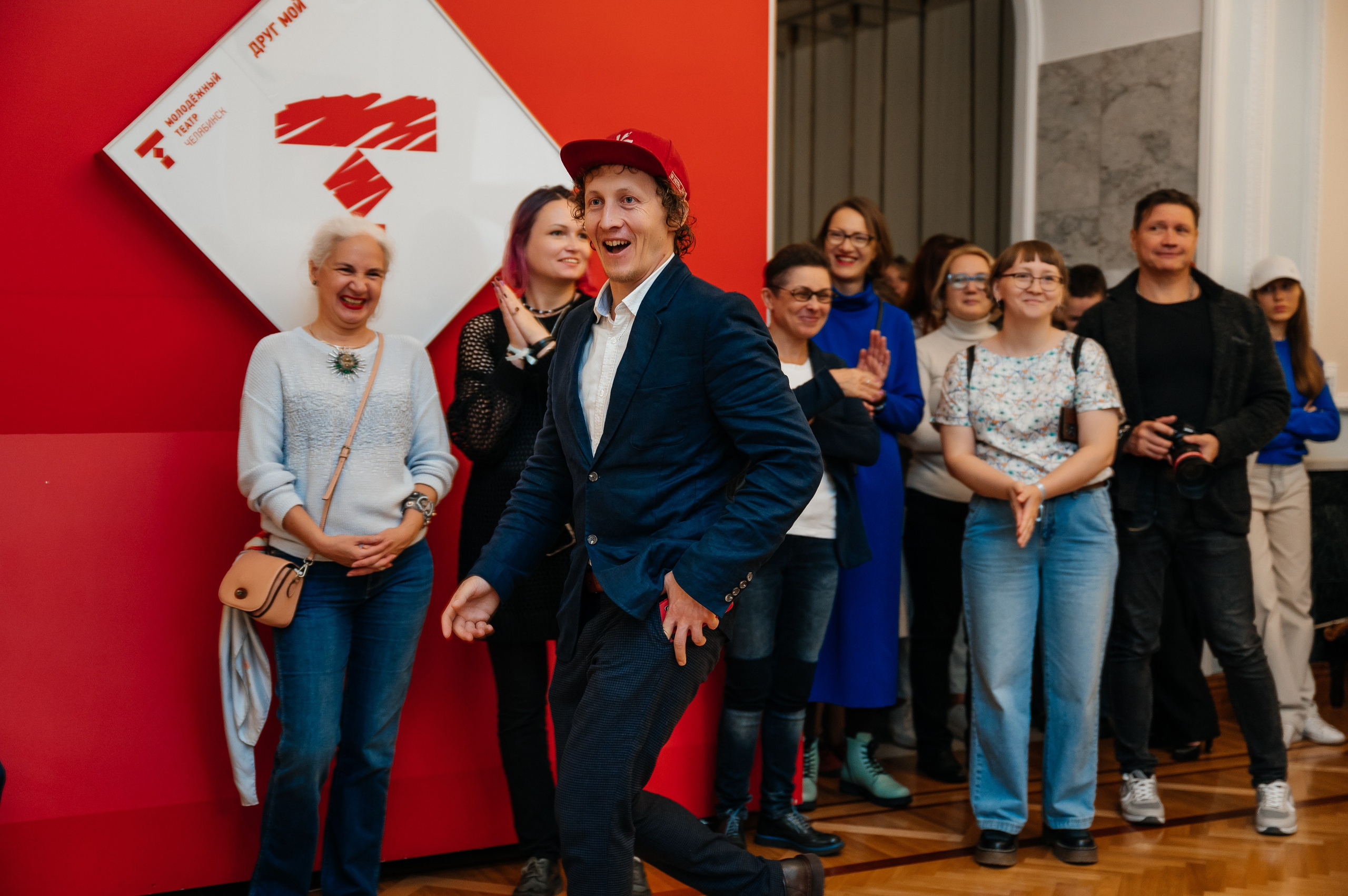 Открытие выставки Кати Васильевой в Молодежном театре. Wedding and family photographer USA