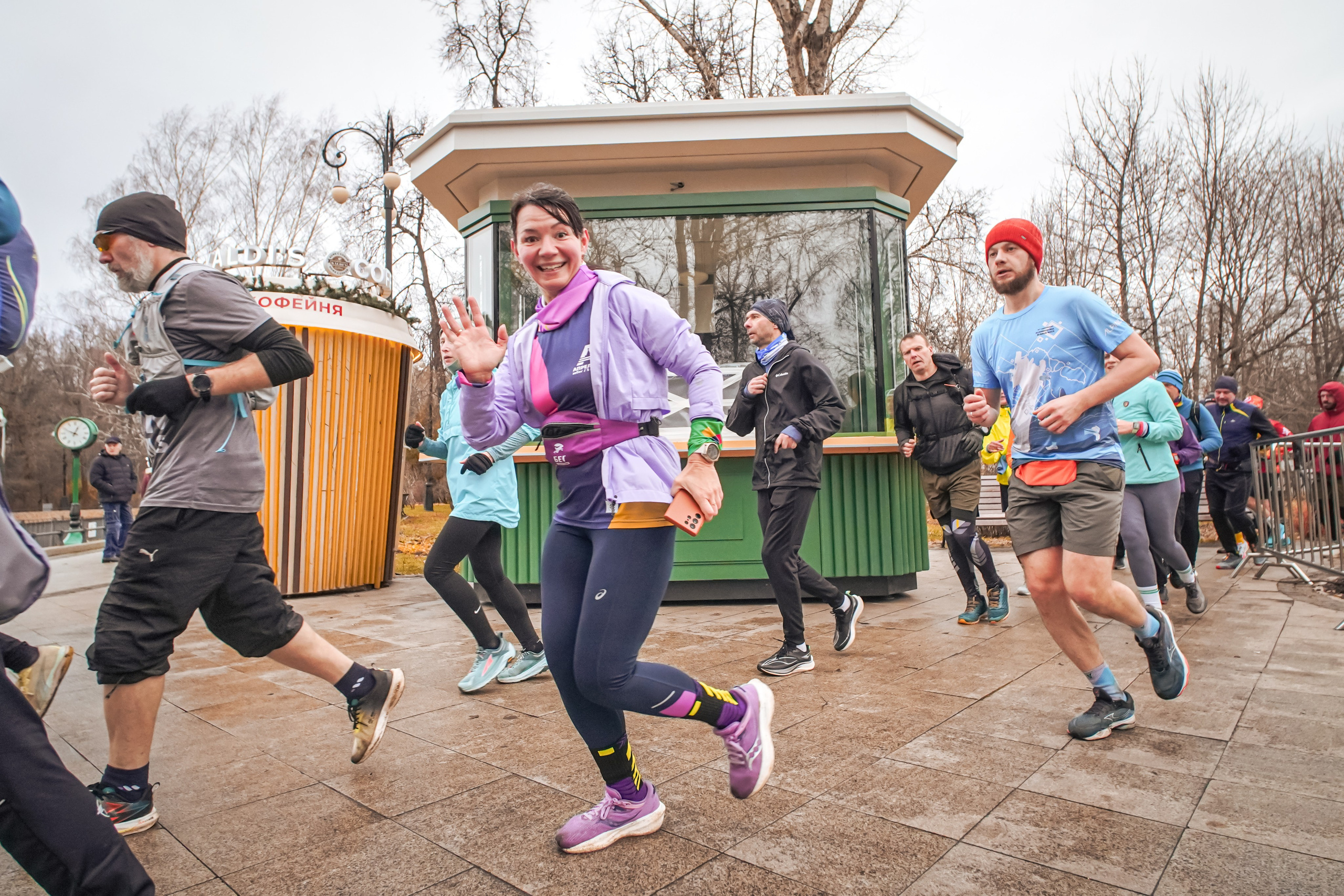 #марафонудома #яuzarun 2024 2-я петля, группа 6:30. Роман Капилюшов. Бег. Фото. Видео. г. Люберцы