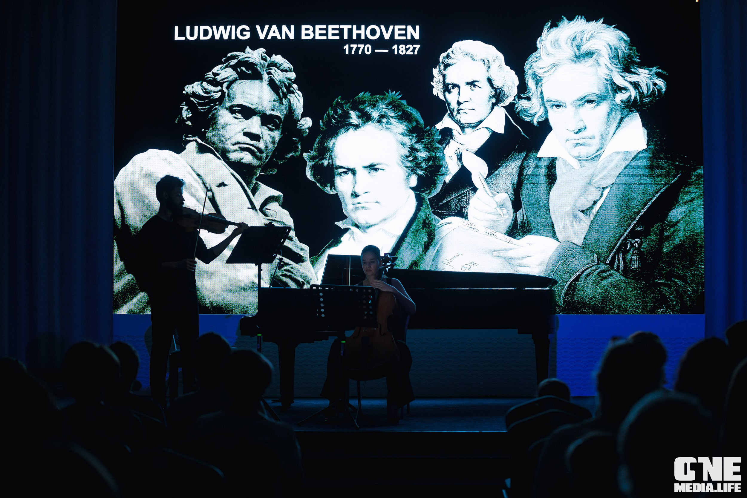 Фоторепортаж из Янтарь Холла. One Media Life: фоторепортажи, фотоотчеты с мероприятий и заведений