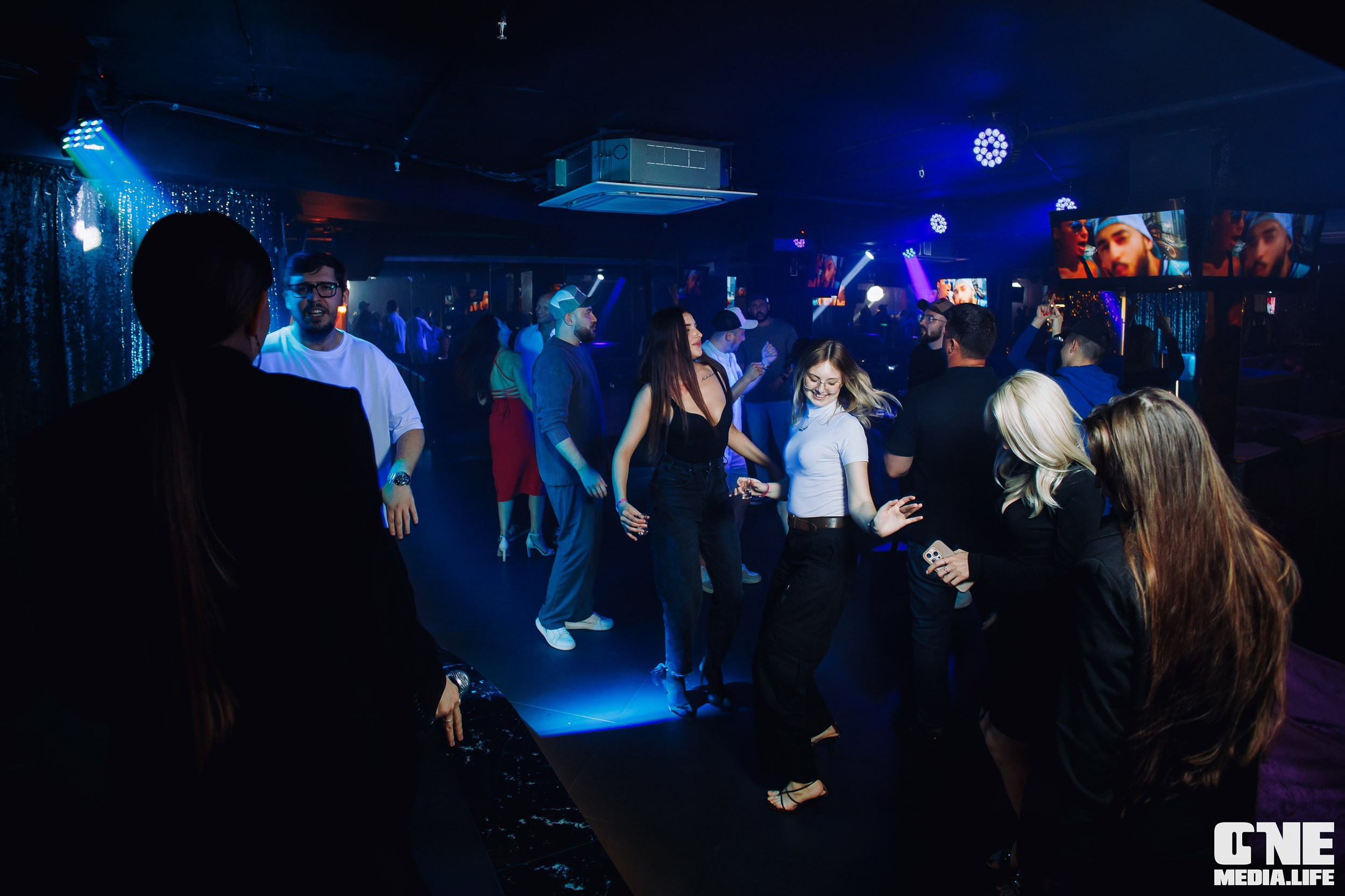 Фоторепортаж из караоке-клуба Эйфория. One Media Life: фоторепортажи, фотоотчеты с мероприятий и заведений