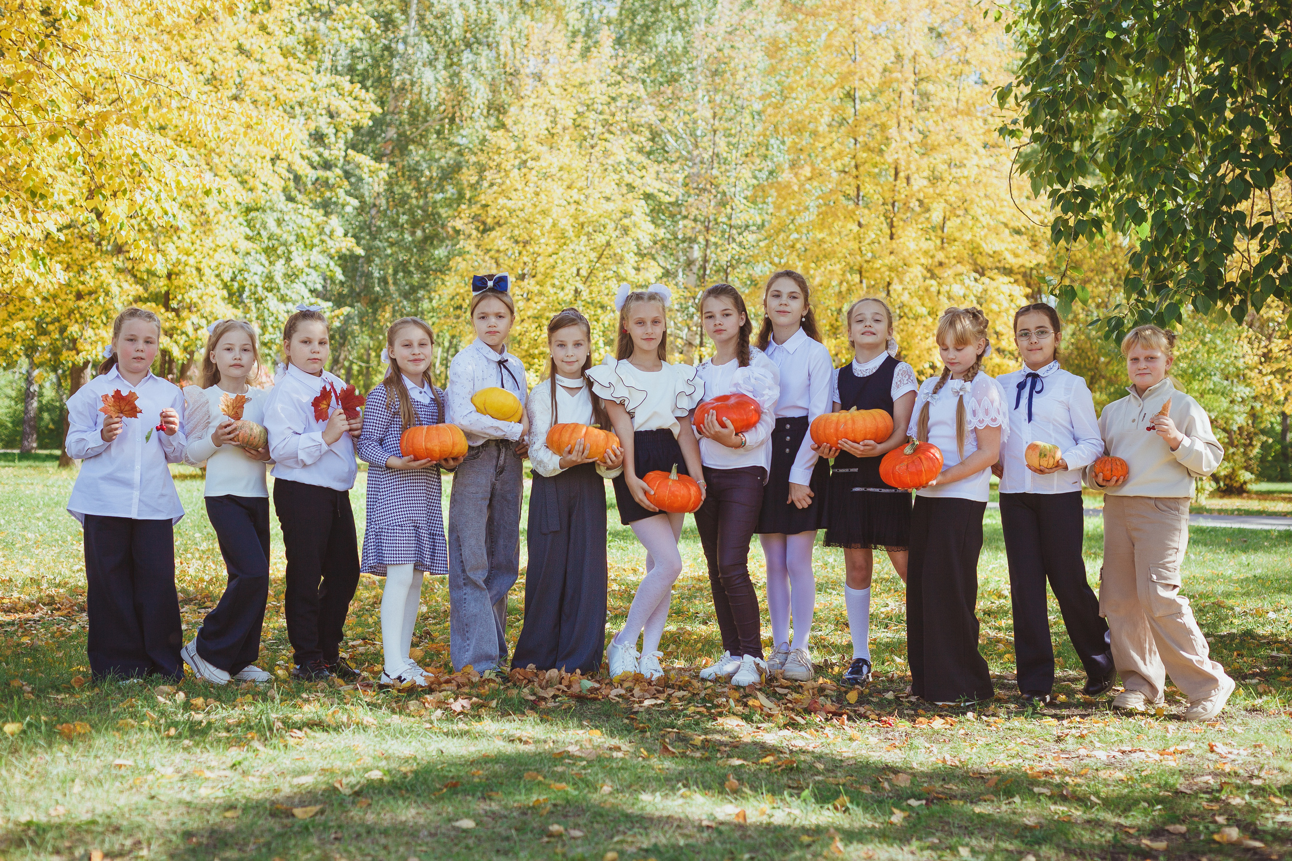 Школьная фотосессия на 31 августа. 1,2,3 сентября. Портреты детей 4-6 штук. Групповые общие 2-5 шт. Цена 450р. Семейный и детский фотограф в Сухом Логу Ольга Кайгородова