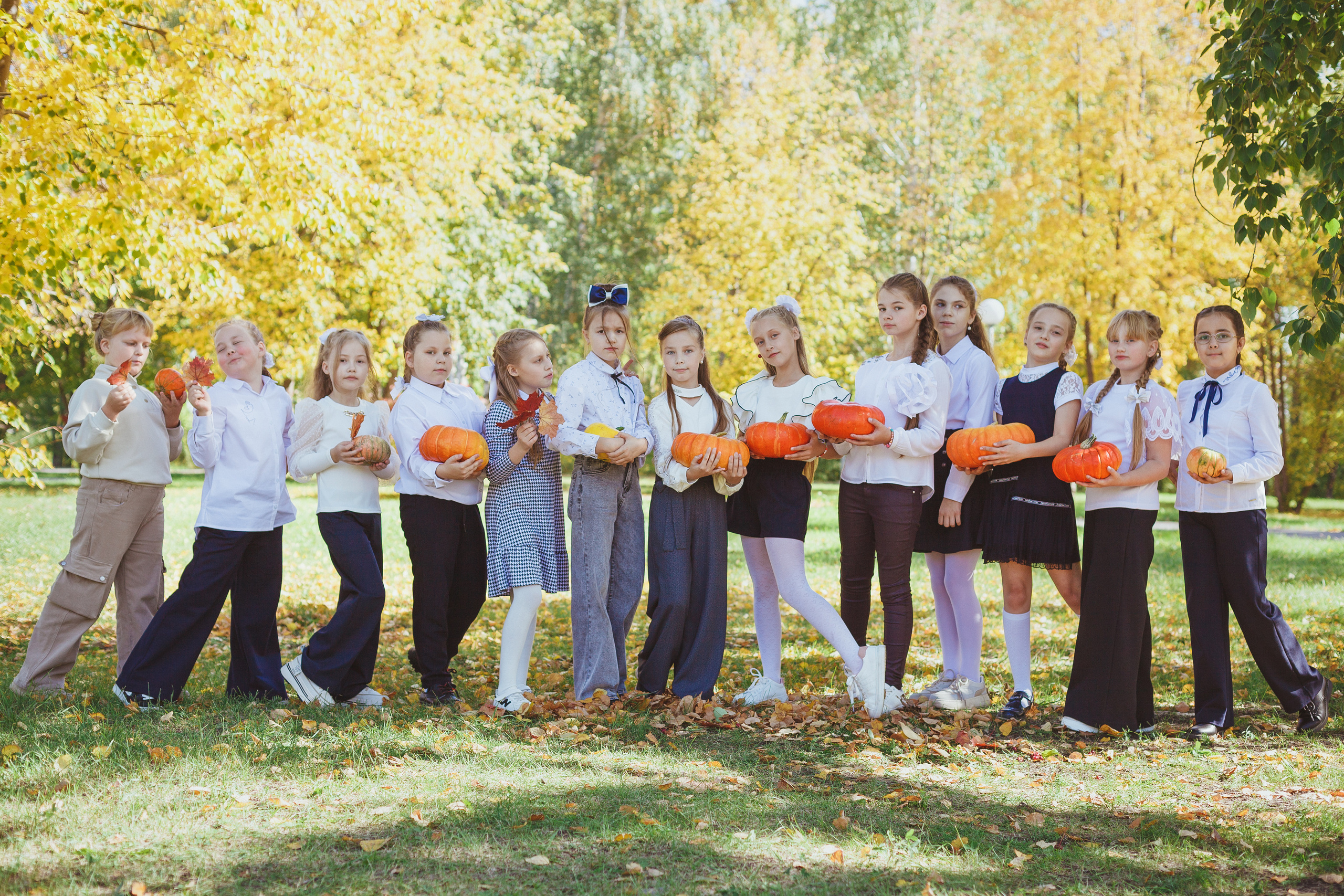 Школьная фотосессия на 31 августа. 1,2,3 сентября. Портреты детей 4-6 штук. Групповые общие 2-5 шт. Цена 450р. Семейный и детский фотограф в Сухом Логу Ольга Кайгородова