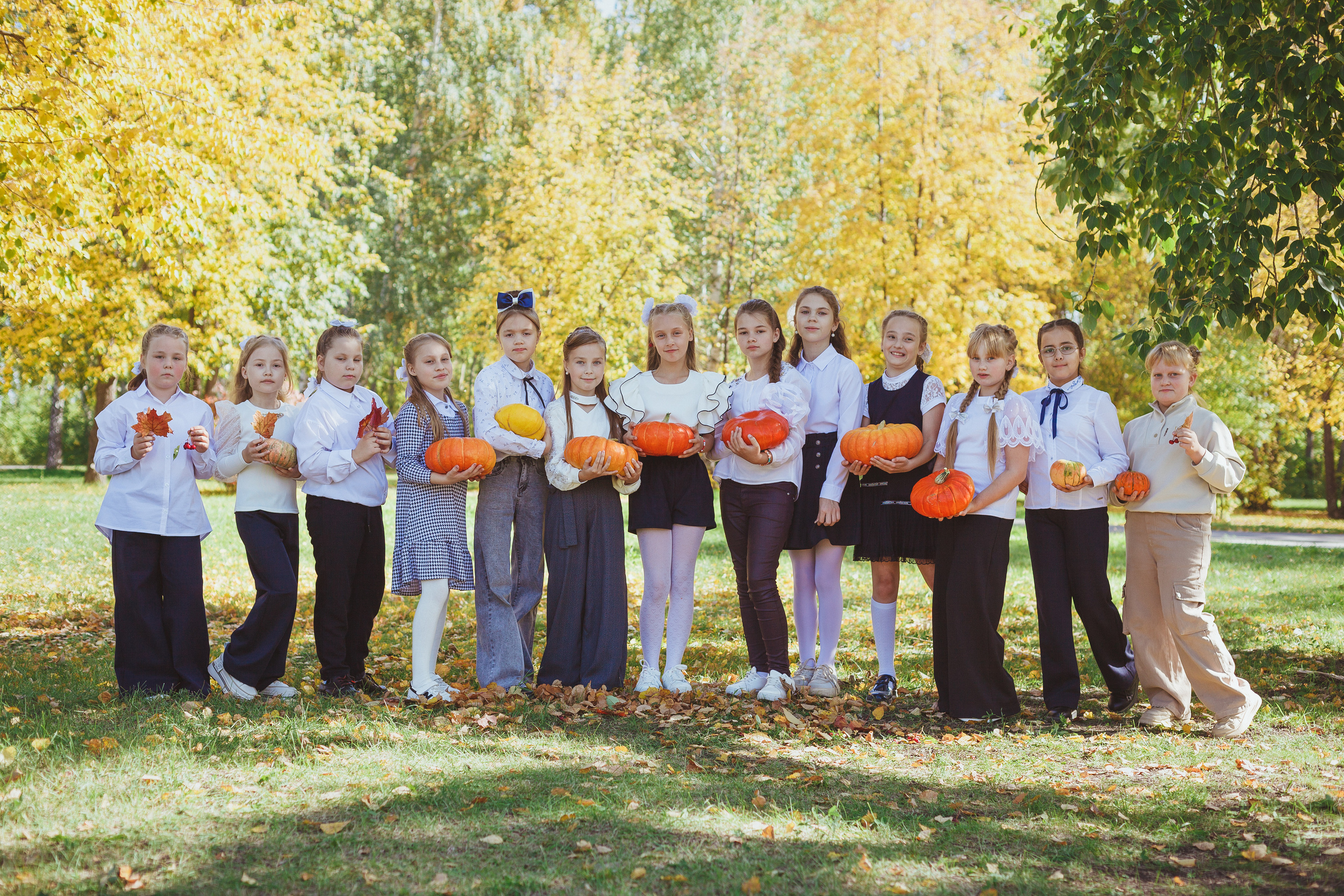 Школьная фотосессия на 31 августа. 1,2,3 сентября. Портреты детей 4-6 штук. Групповые общие 2-5 шт. Цена 450р. Семейный и детский фотограф в Сухом Логу Ольга Кайгородова