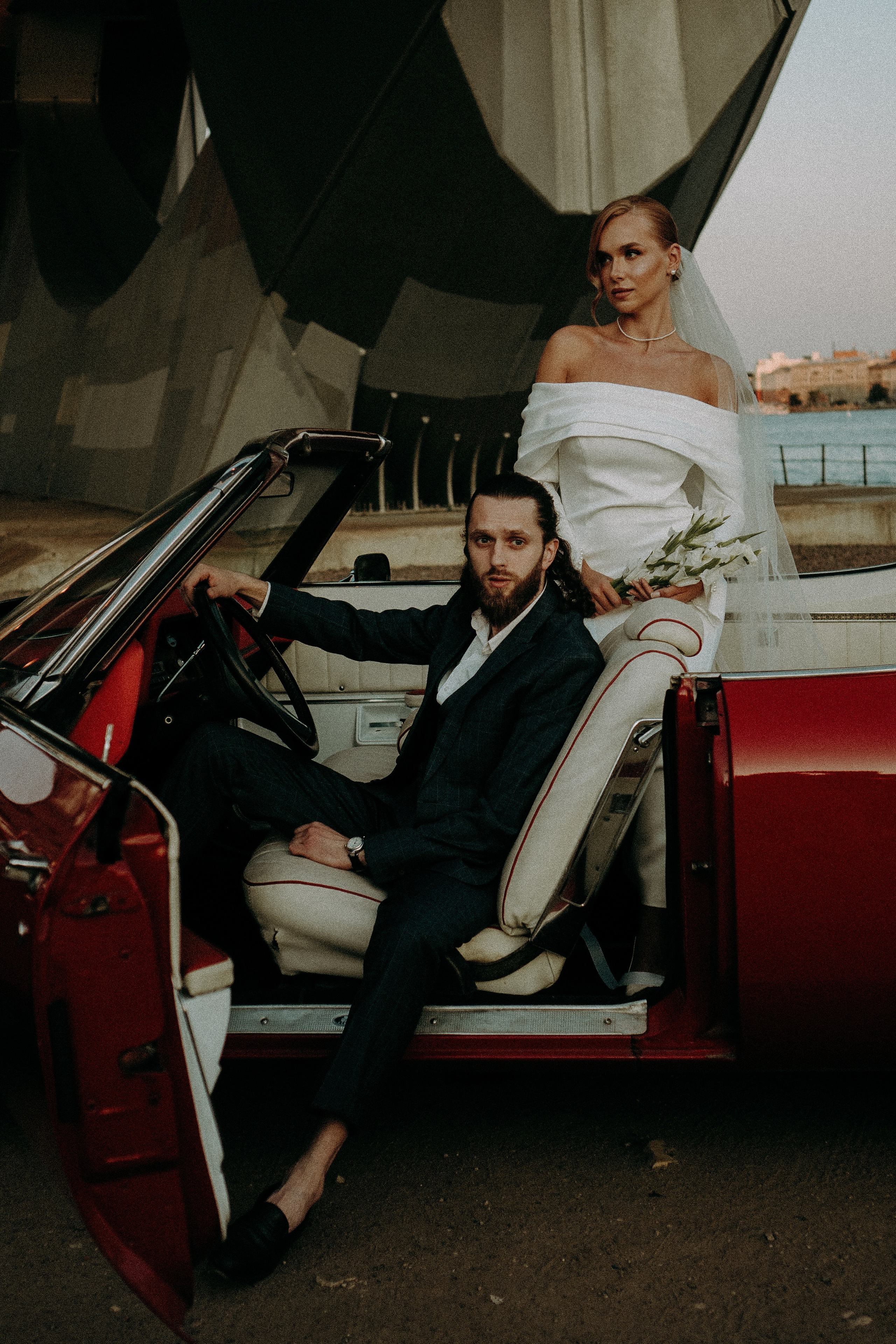 СВАДЕБНАЯ СЬЕМКА ВОЗЛЕ МСОТА БЕТАНКУРА НА КАБРИОЛЕТЕ. Профессиональный фотограф, Санкт-Петербург — Виктория Богомолова