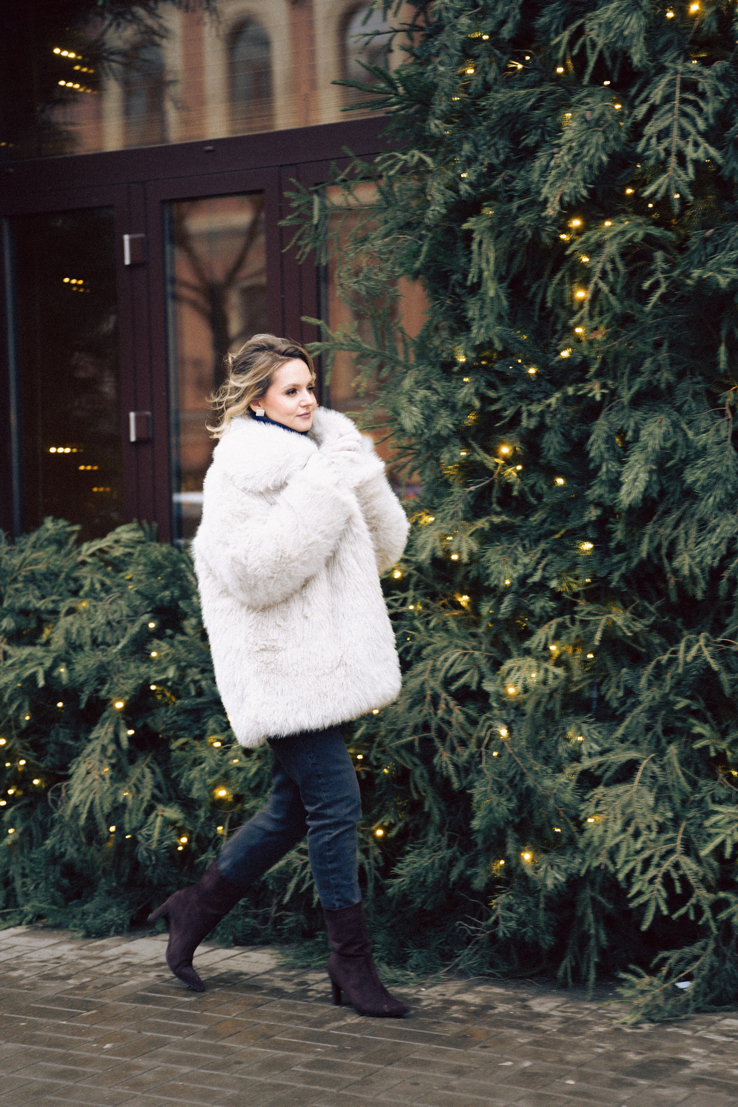 НОВОГОДНЯЯ ФОТОСЕСИИЯ В СТУДИИ ДЛЯ ДЕВУШКИ И ПРОГУЛКА ПО ЧЕРНЫШЕВСКОЙ. Профессиональный фотограф, Санкт-Петербург — Виктория Богомолова