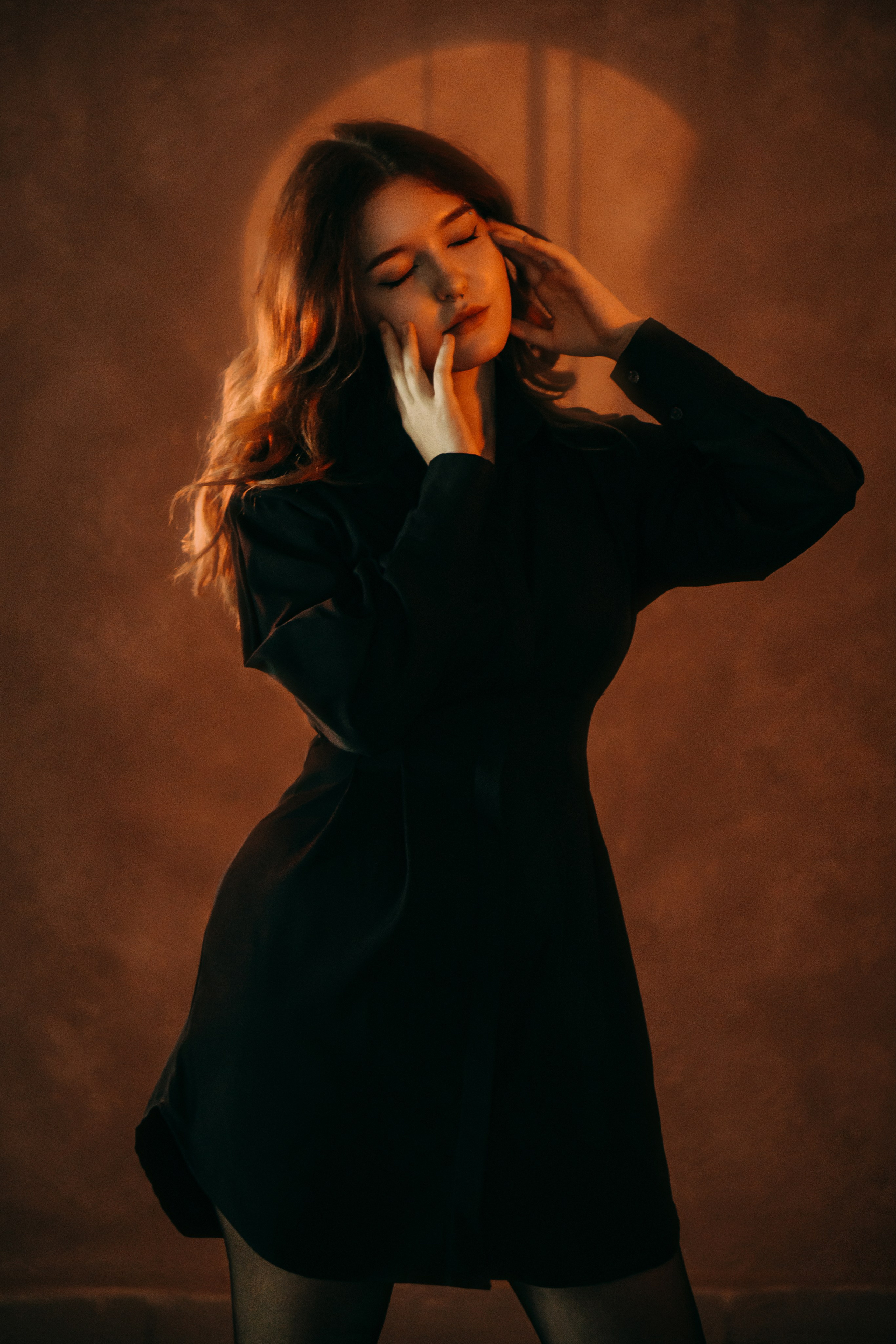 Рушим шаблоны о школьной фотографии!Мелбук. - это современный подход к созданию ярких и современных выпускных альбомов в Хабаровске и Хабаровском крае!Работаем по всему Дальнему Востоку!Наша творческая студия проводит красивые, смешные и классные фотосессии, которые подойдут для мальчиков и девочек,которые учаться в 4, 9, 11 классах.Наши макеты содержат цитаты, фото, фразы, прикольные росписи, которые мы размещаем в дипломе выпускника.Заказать выпускную книгу в городе Хабаровск, настолько же важно, как выпускная песня и выпускная лента на торжественный праздник.Дизайнер наших книг живет в СПБ, а ваши альбомы печатаются в Москве.Посмотрите наши работы на сайте, которые изготовил наш фотограф на Дальнем Востоке в 2024 - 2025 году.На нашем сайте размещены шаблоны, информация, цена и трудовой договор.