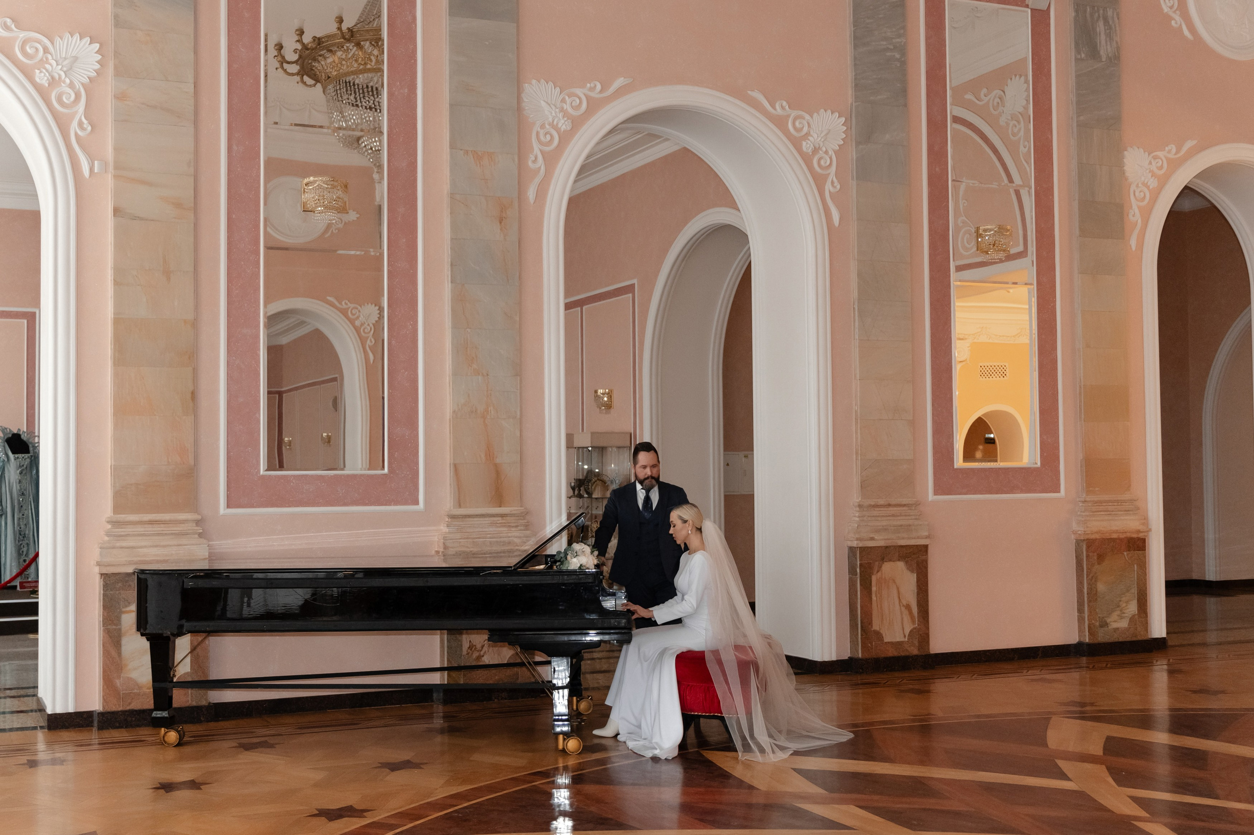 Театр Оперы и Балета. Свадебный фотограф в Уфе Лилия Сова