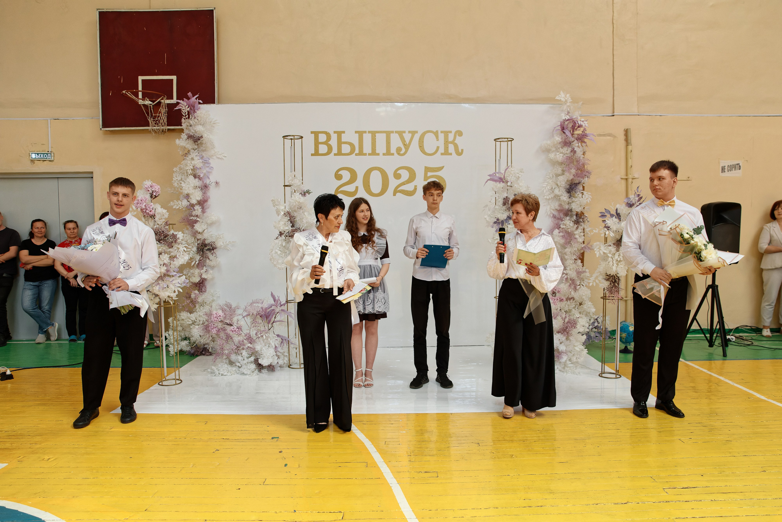 Последний звонок Школа № 42. Семейный фотограф — Макс Белогрудов