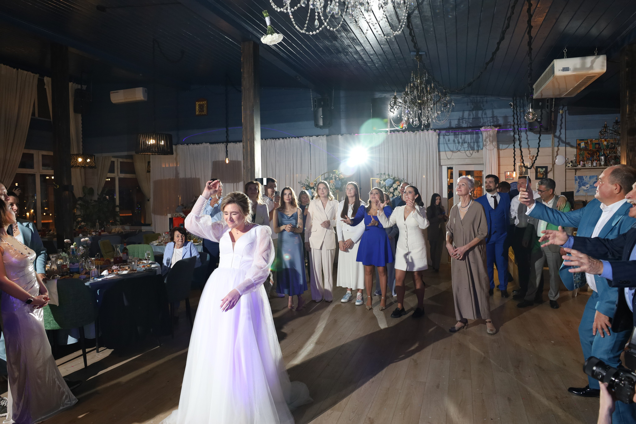 𝒜𝓇𝓉𝑒𝓂 & 𝐿𝓎𝓊𝓈𝓎𝒶 (𝓇𝑒𝓈𝓉𝒶𝓊𝓇𝒶𝓃𝓉). 𝑀𝑜𝓈𝒸𝑜𝓌. Свадебный фотограф в Санкт-Петербурге