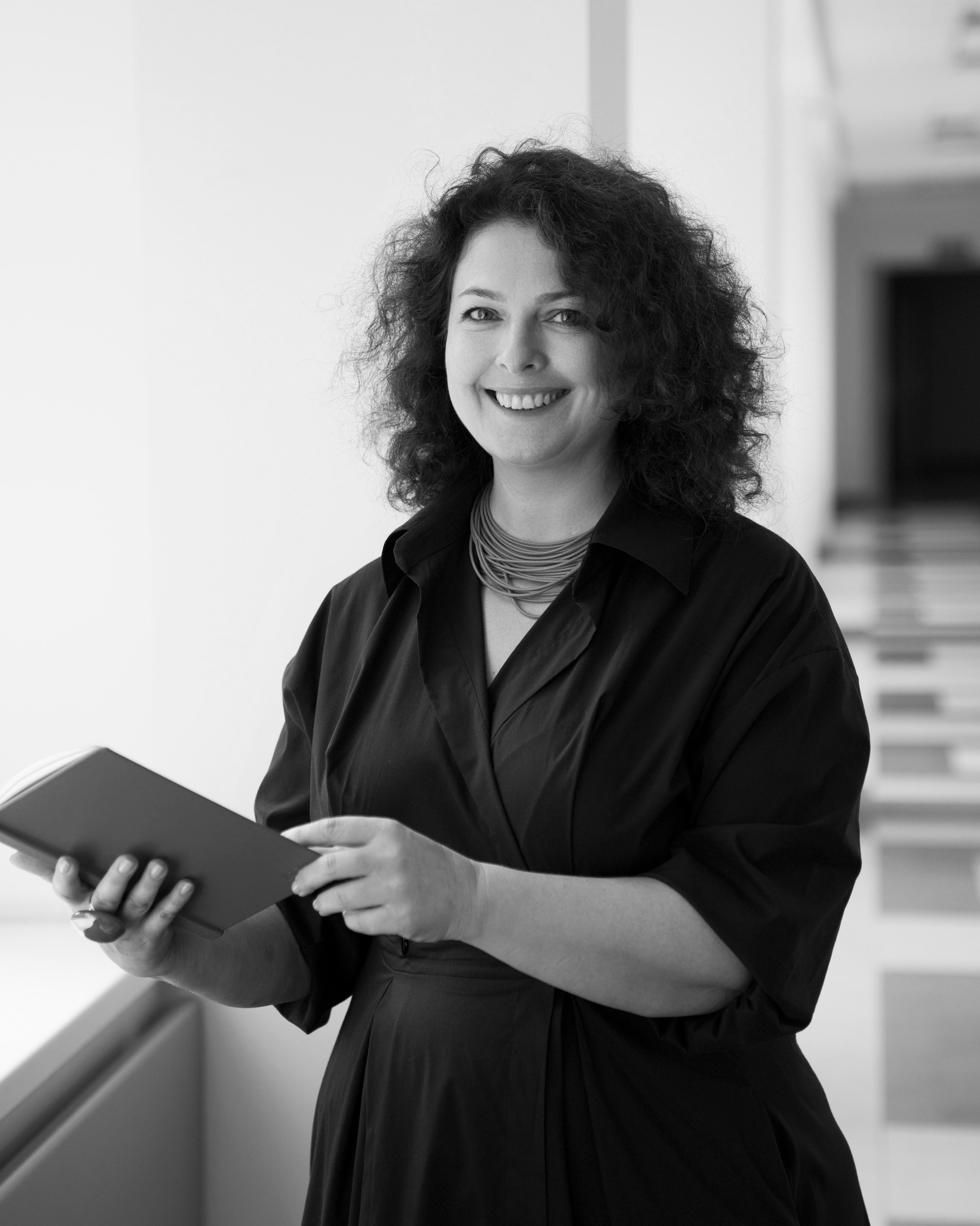 Деловой портрет в студии. Портретный фотограф Павел Бахирев. Москва