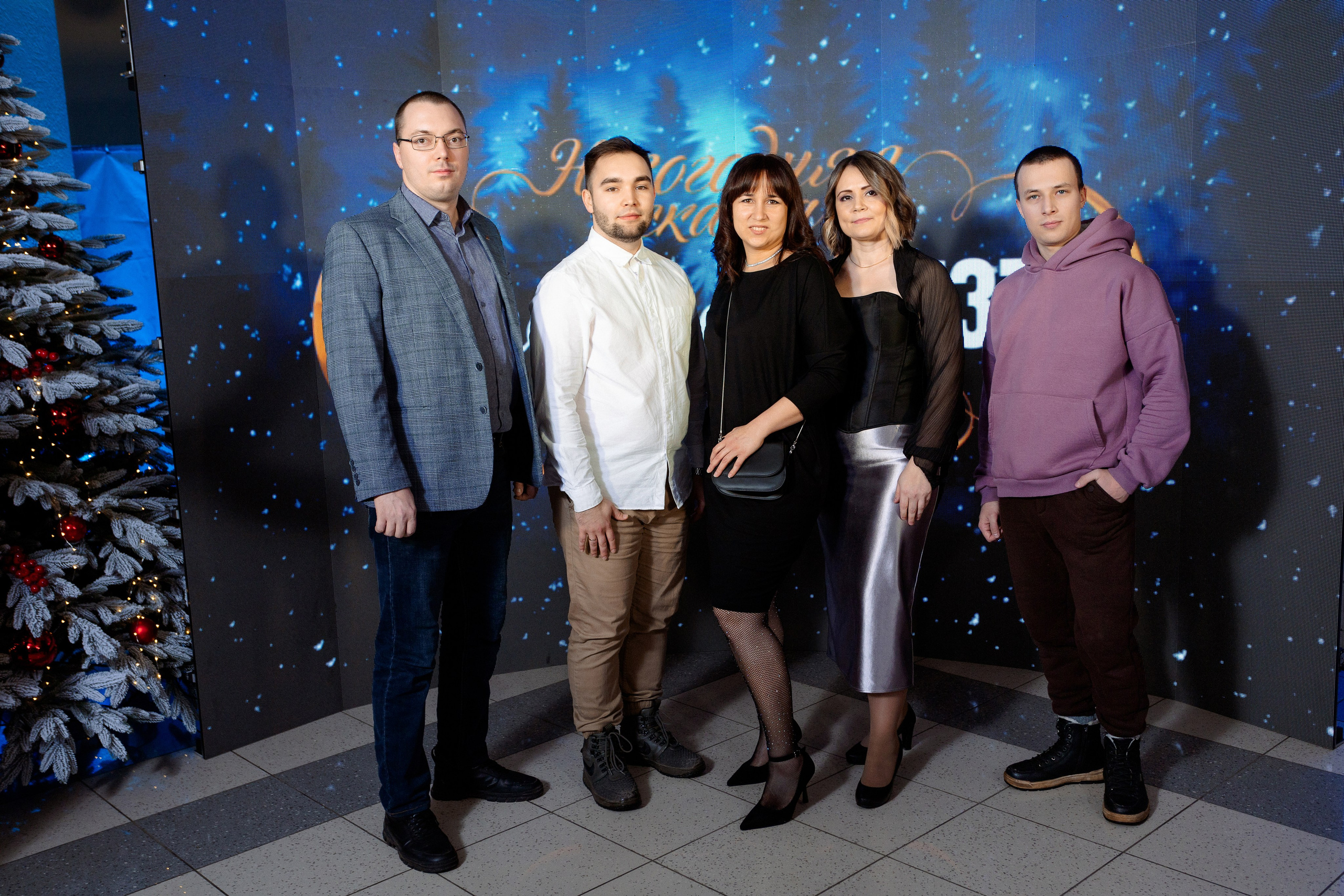 РЕПОРТАЖ: НОВЫЙ ГОД В ДК МЕТАЛЛУРГ. Профессиональный фотограф в Ижевске Леша Петров