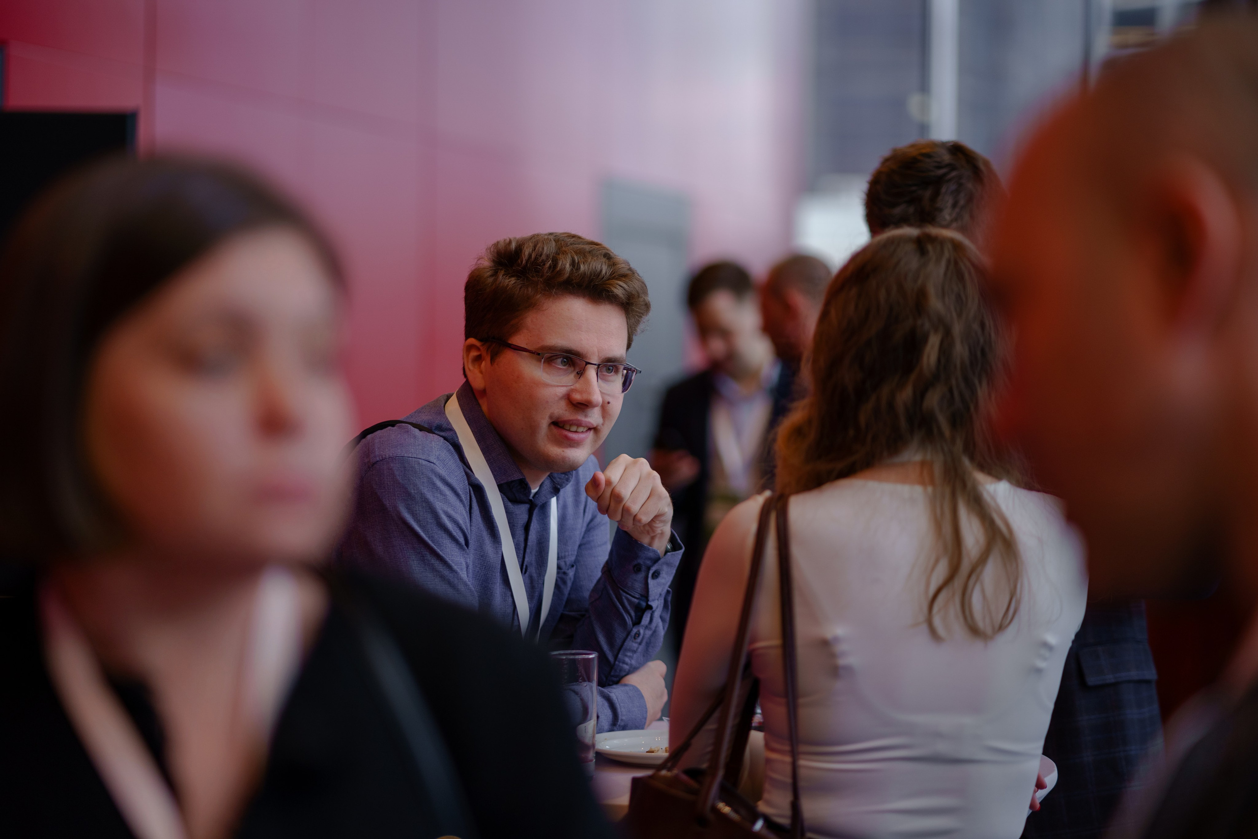 Фотограф на отраслевую партнерскую конференцию в Москве. Репортажный фотограф Москва Сергей Дружинин