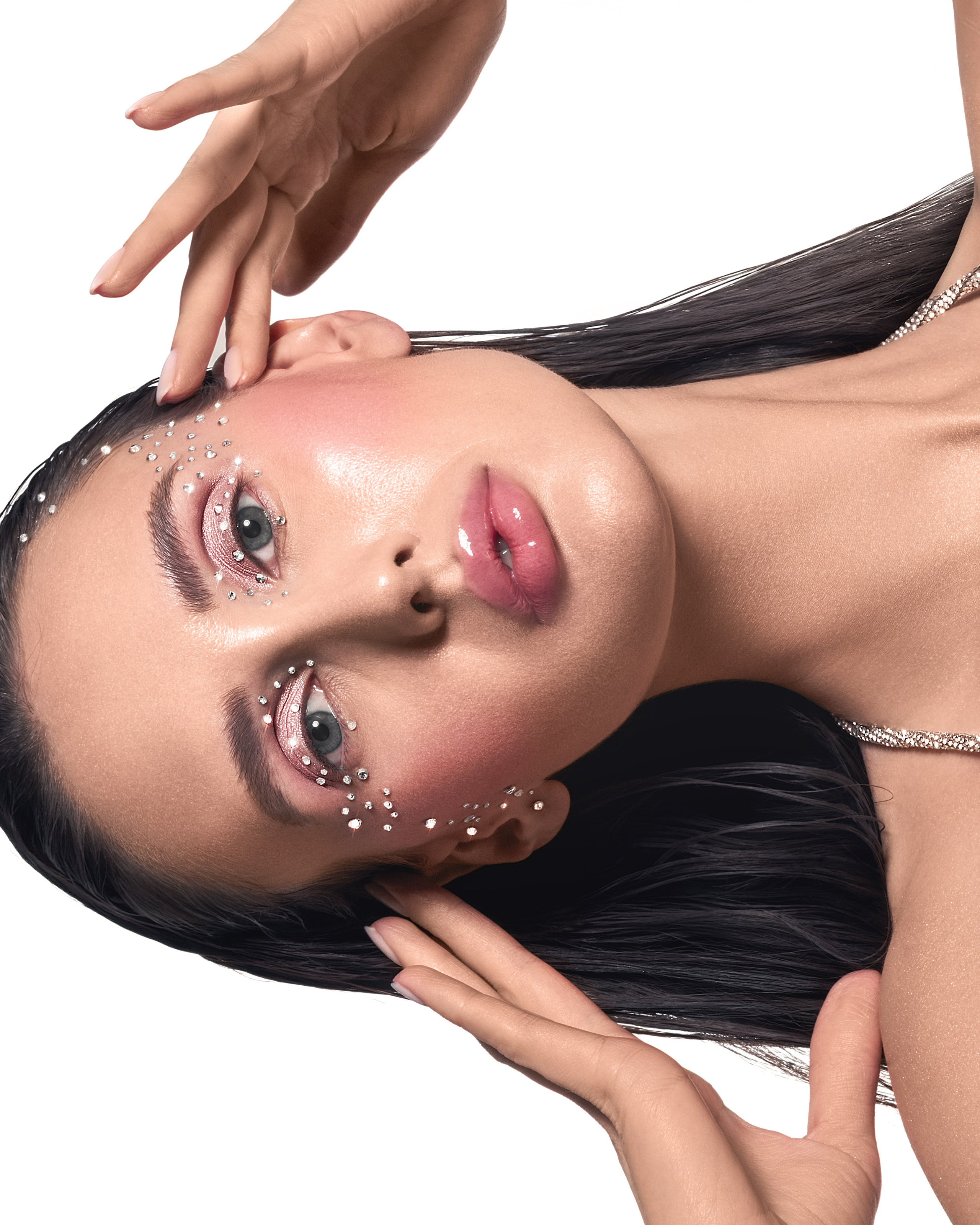 Ph: @andrew_shapar                                                                                                            Retoucher: @retouch.komissarova     