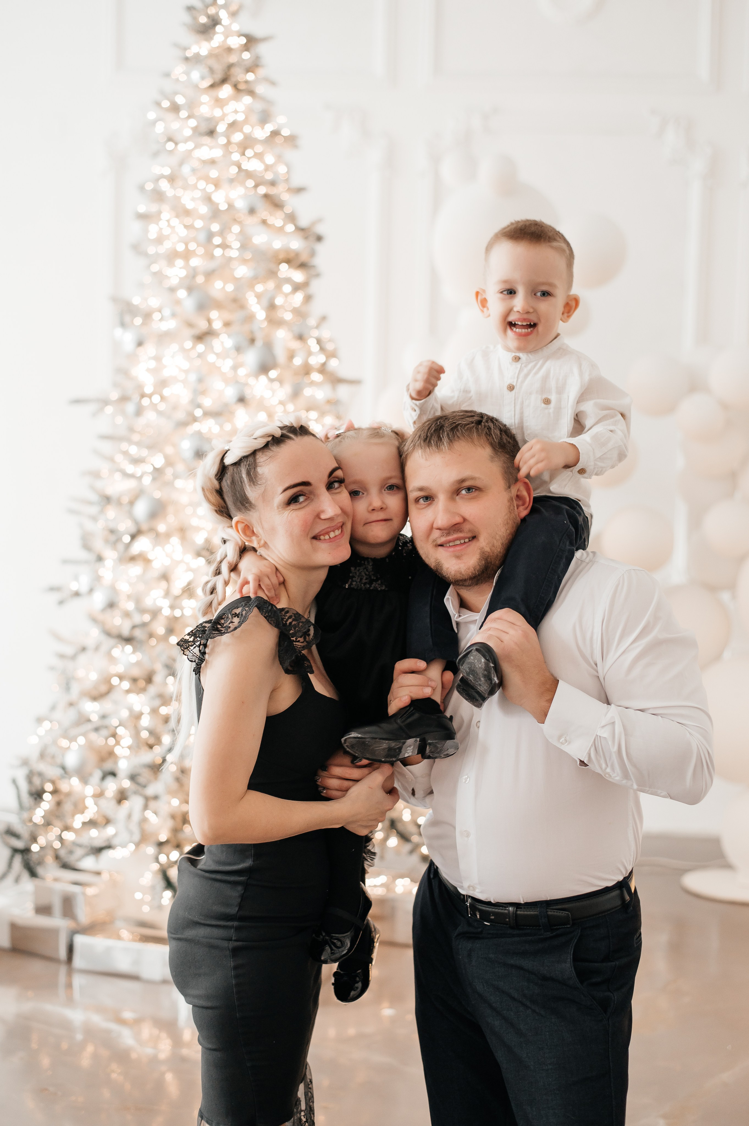 Смотреть в одну сторону. Свадебный и семейный фотограф в Красноярске Виктория Тимонина