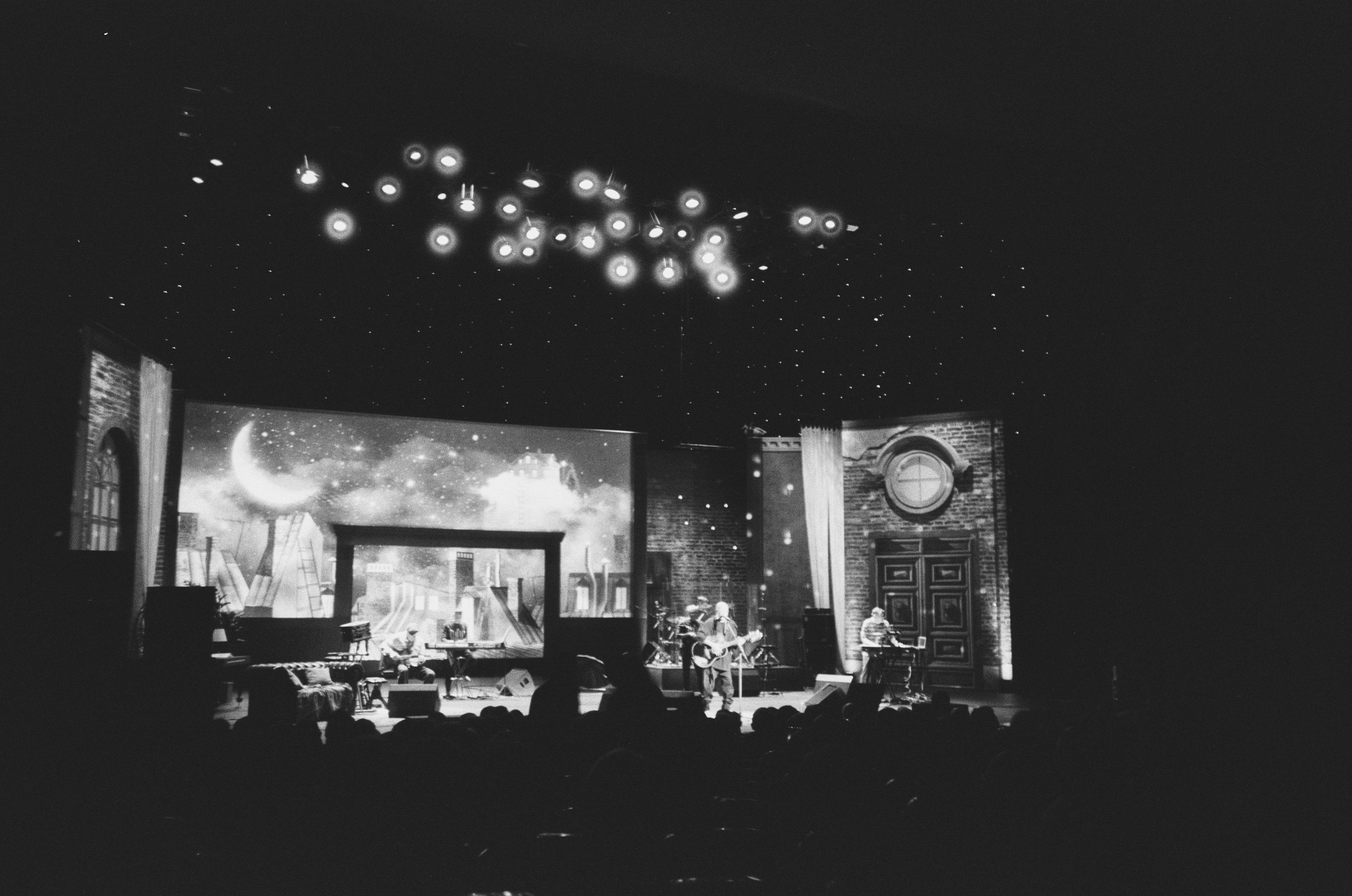 Cosina CX-1 / Fomapan 400 Action / Концерт Розенбаума, Музей Архитектуры