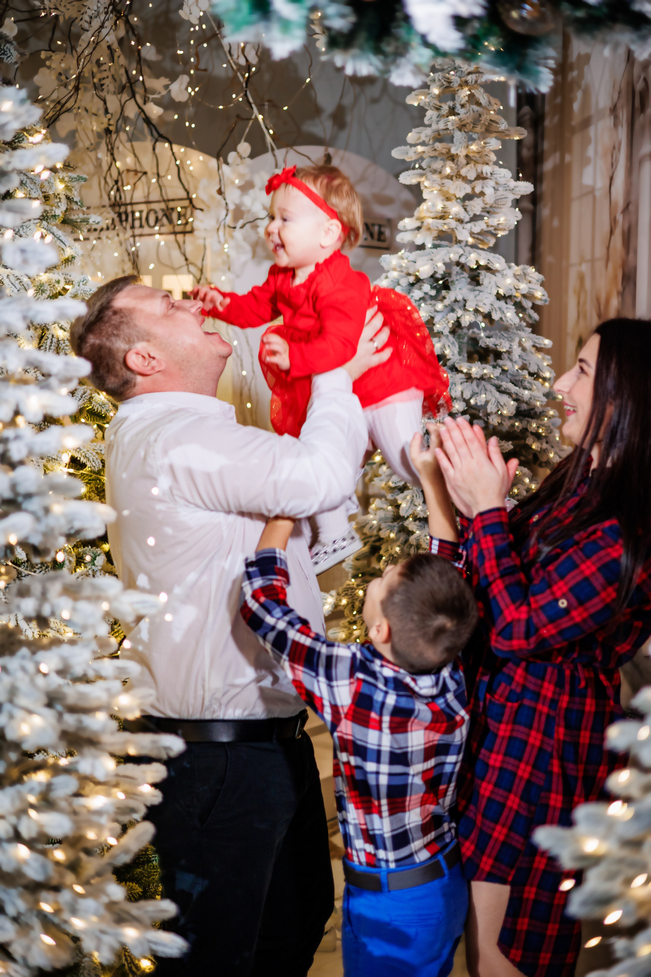 Юля с семьей Новый год 25. Свадебный и семейный фотограф в Армавире