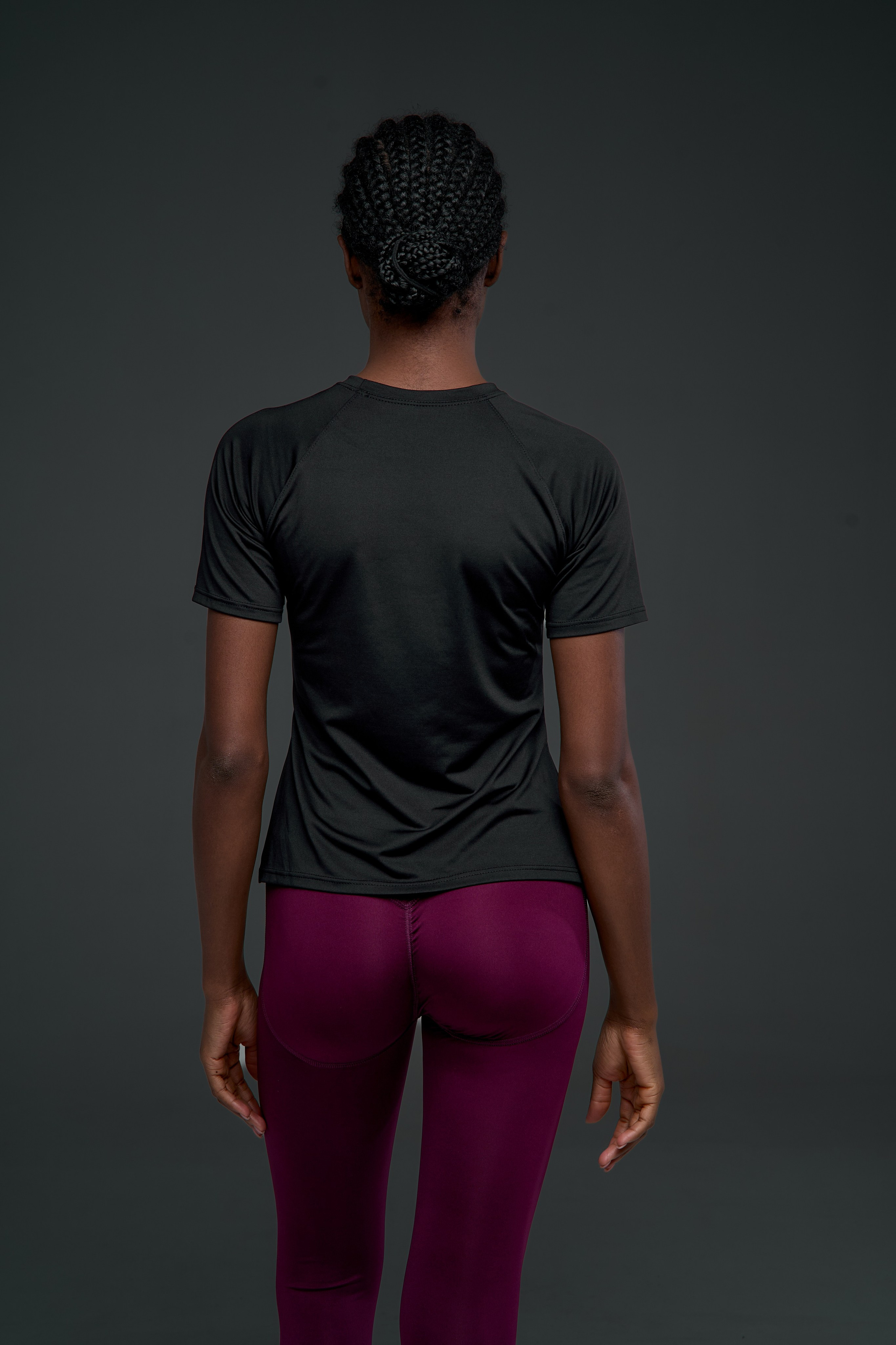 Спортивные футболки. Фотограф для маркетплейсов в Москве